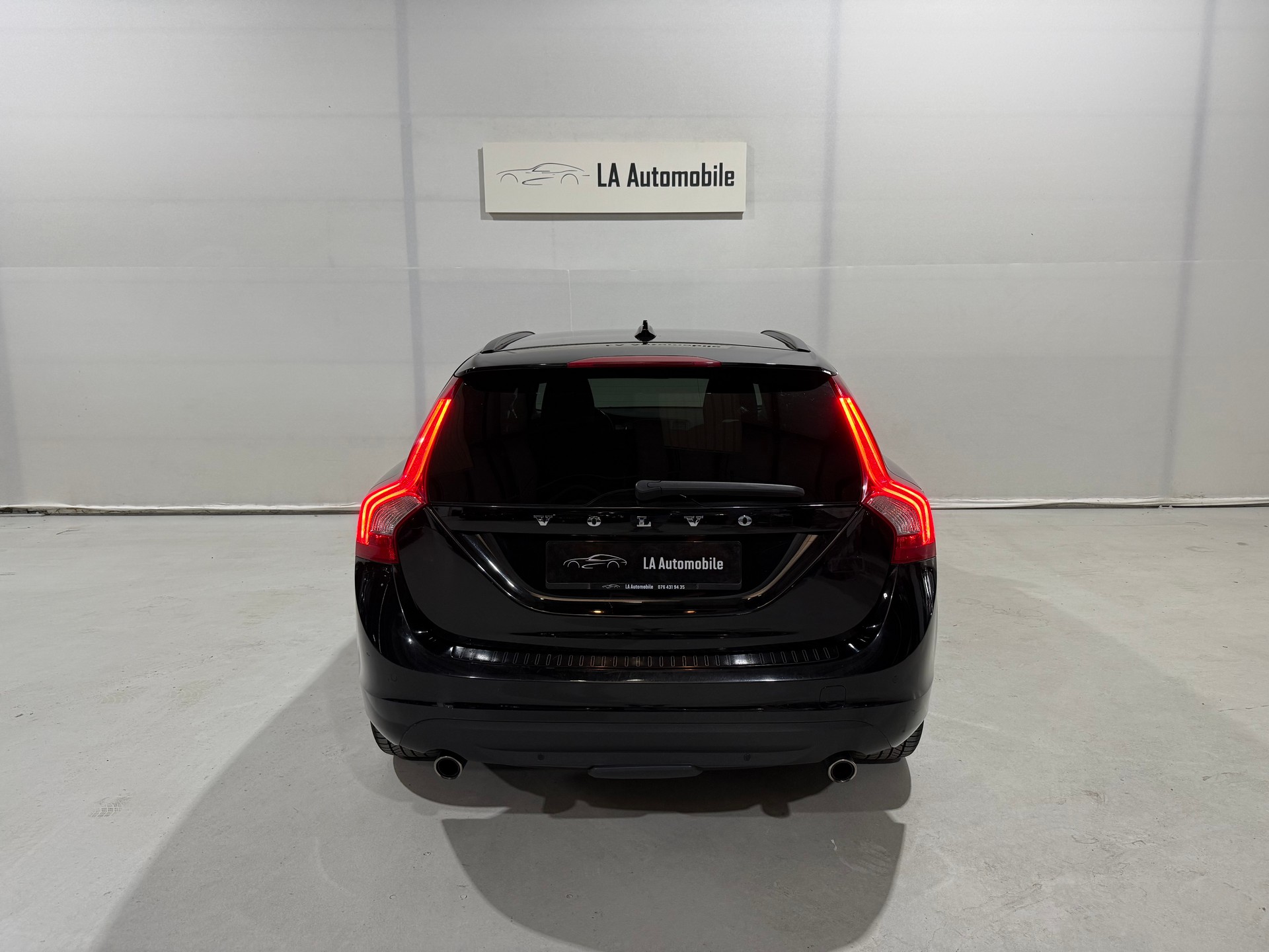 VOLVO V60 T6 AWD Momentum Geartronic-image-7