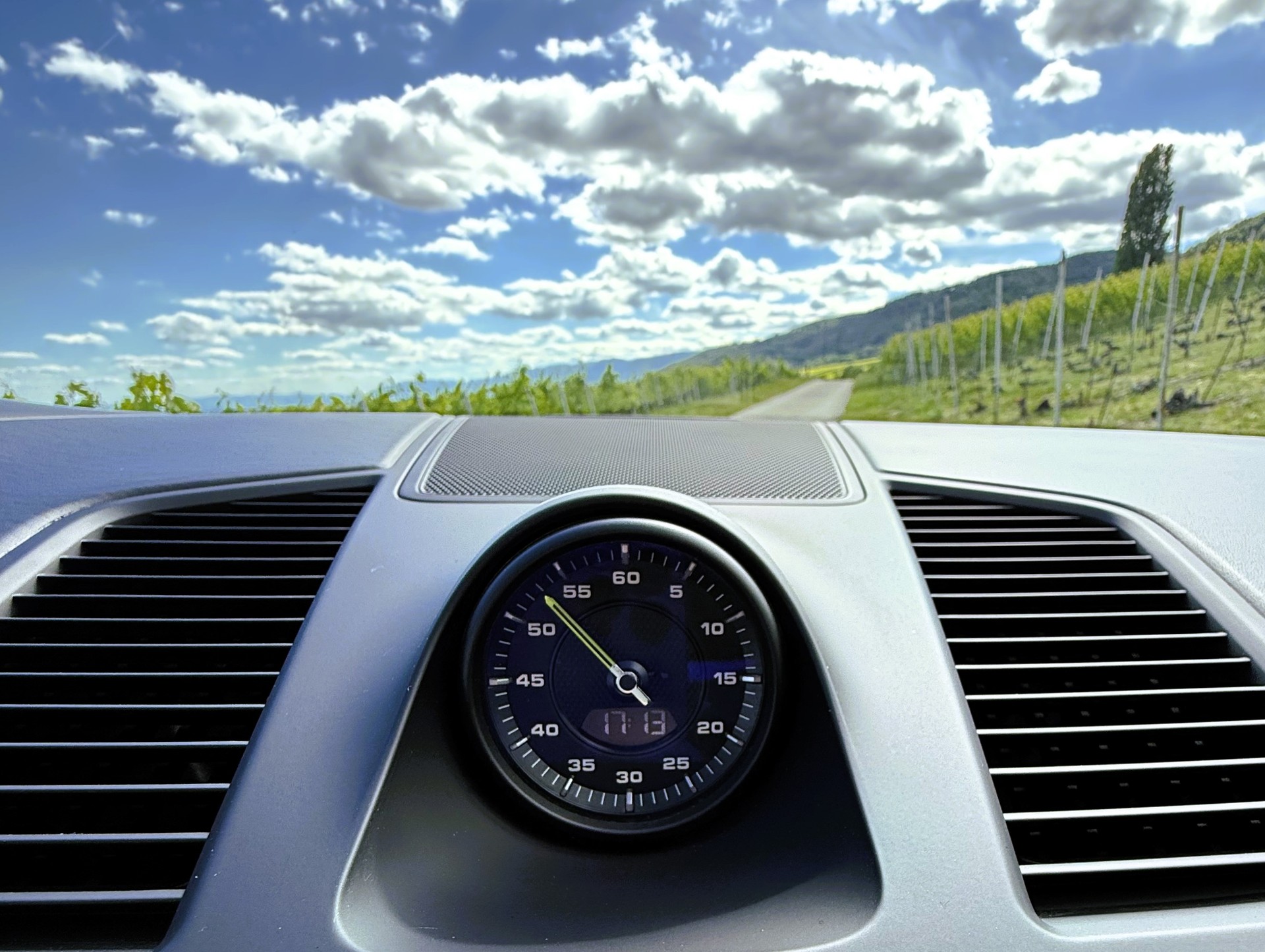 PORSCHE Cayenne Turbo Coupé S E-Hybrid-image-18