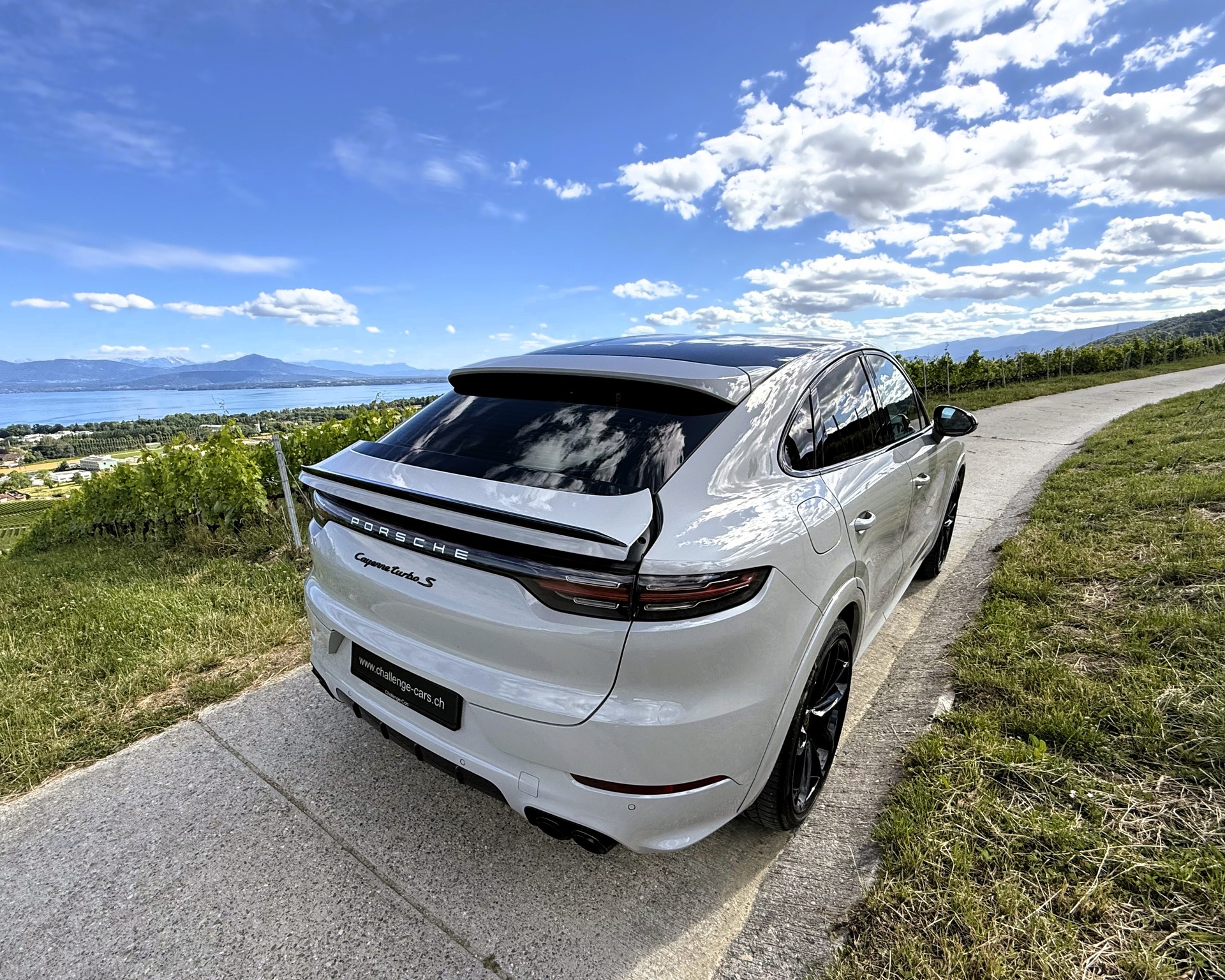 PORSCHE Cayenne Turbo Coupé S E-Hybrid-image-3