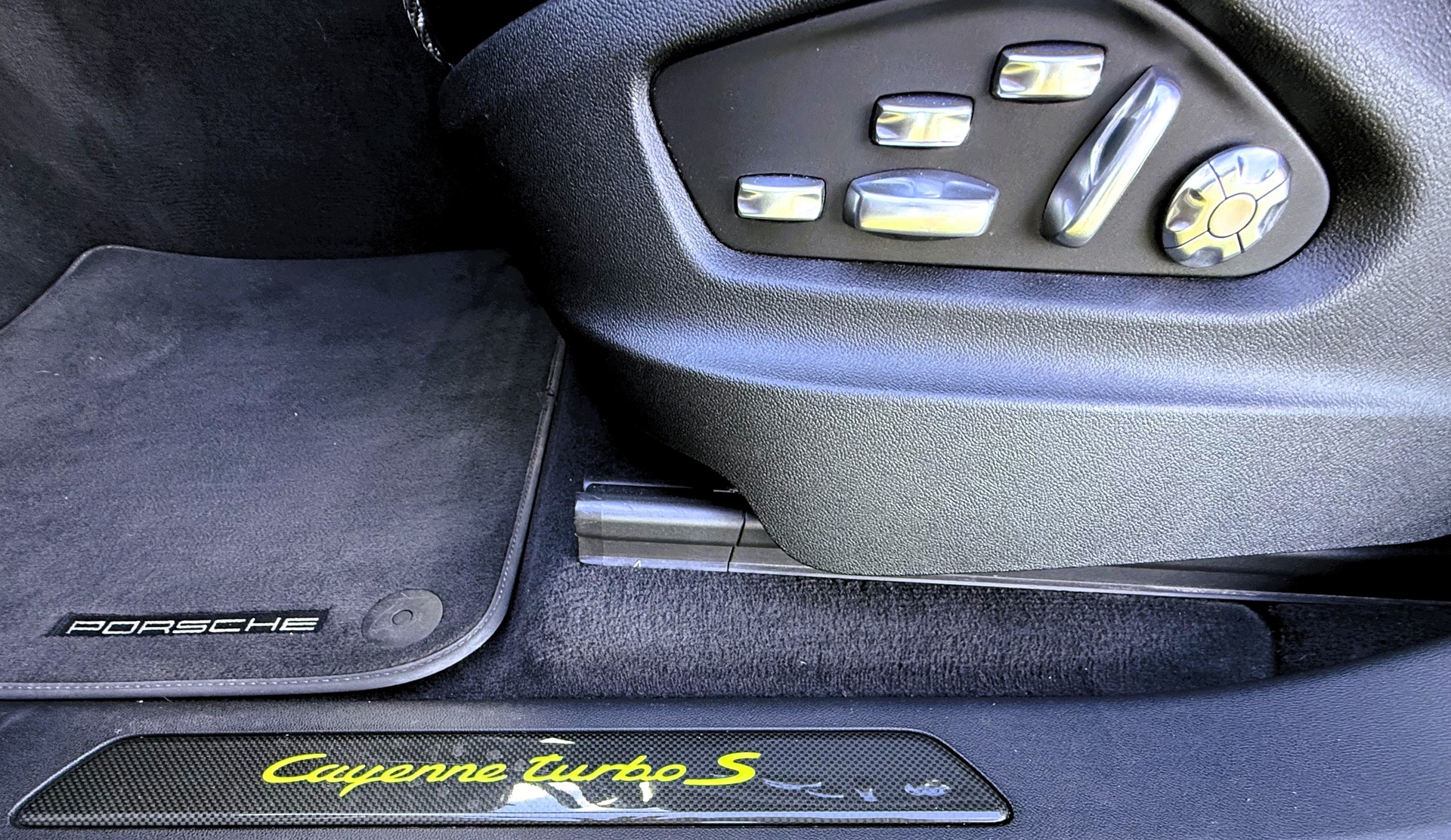PORSCHE Cayenne Turbo Coupé S E-Hybrid-image-20