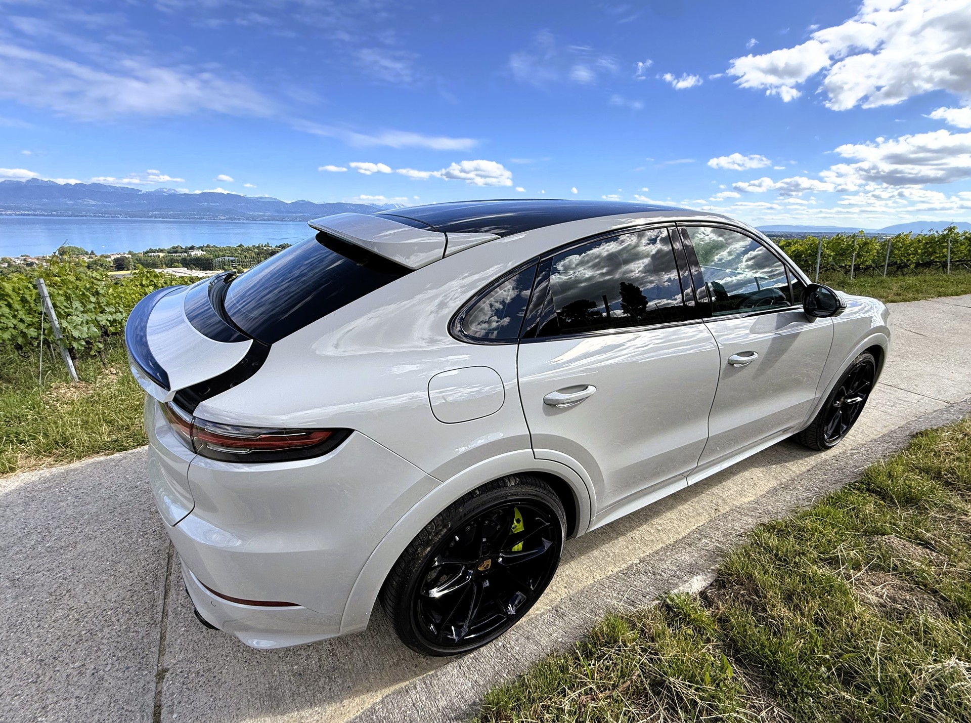 PORSCHE Cayenne Turbo Coupé S E-Hybrid-image-4