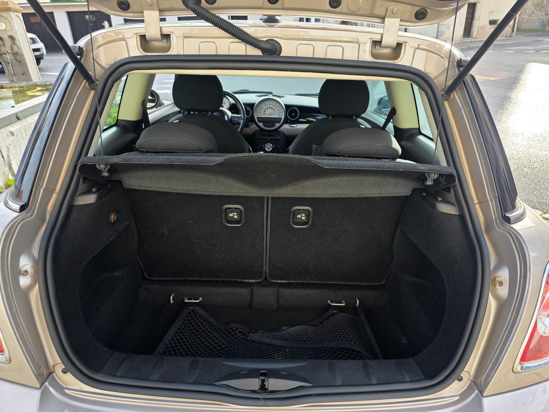 MINI One-image-10