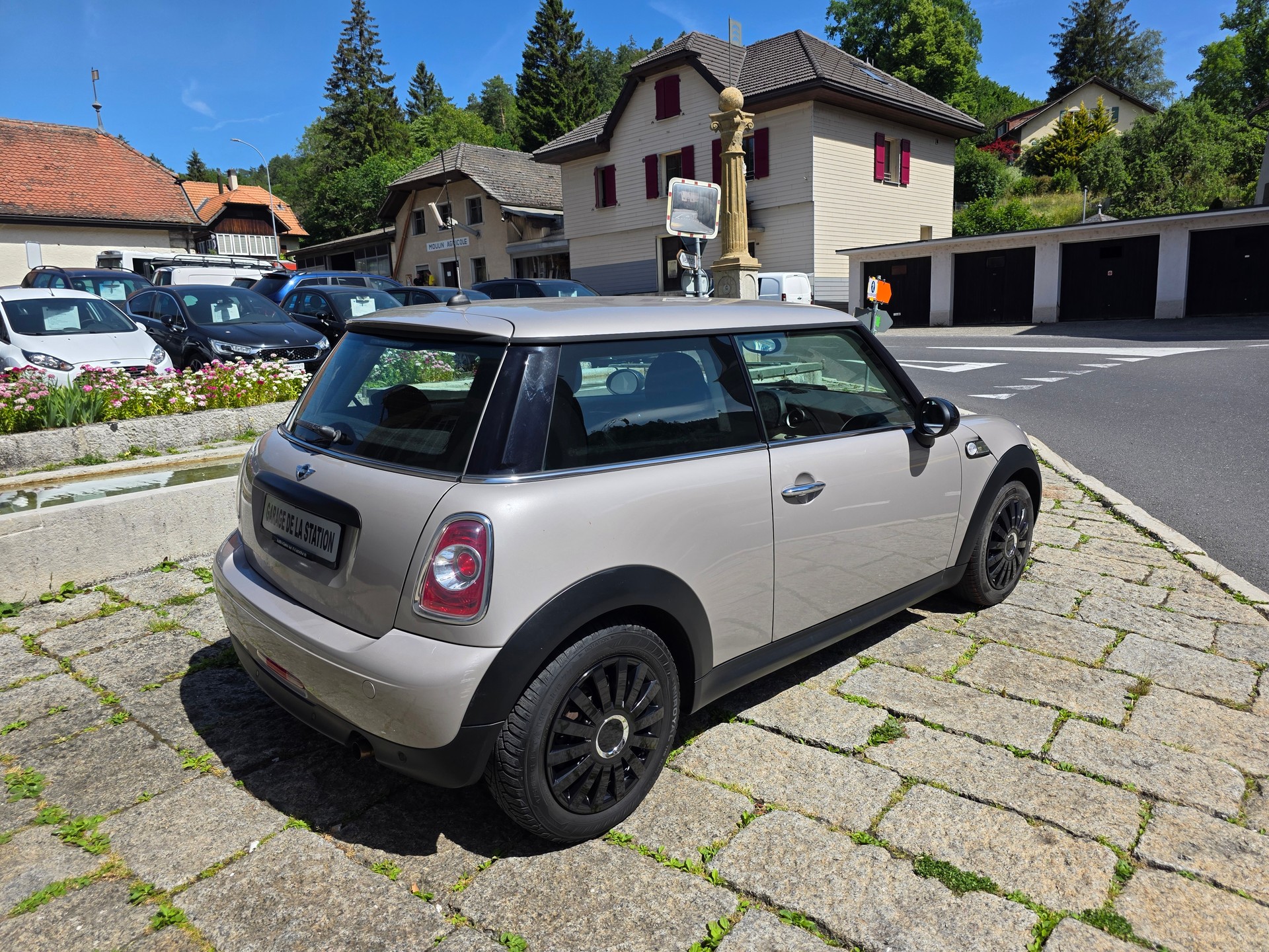MINI One-image-3