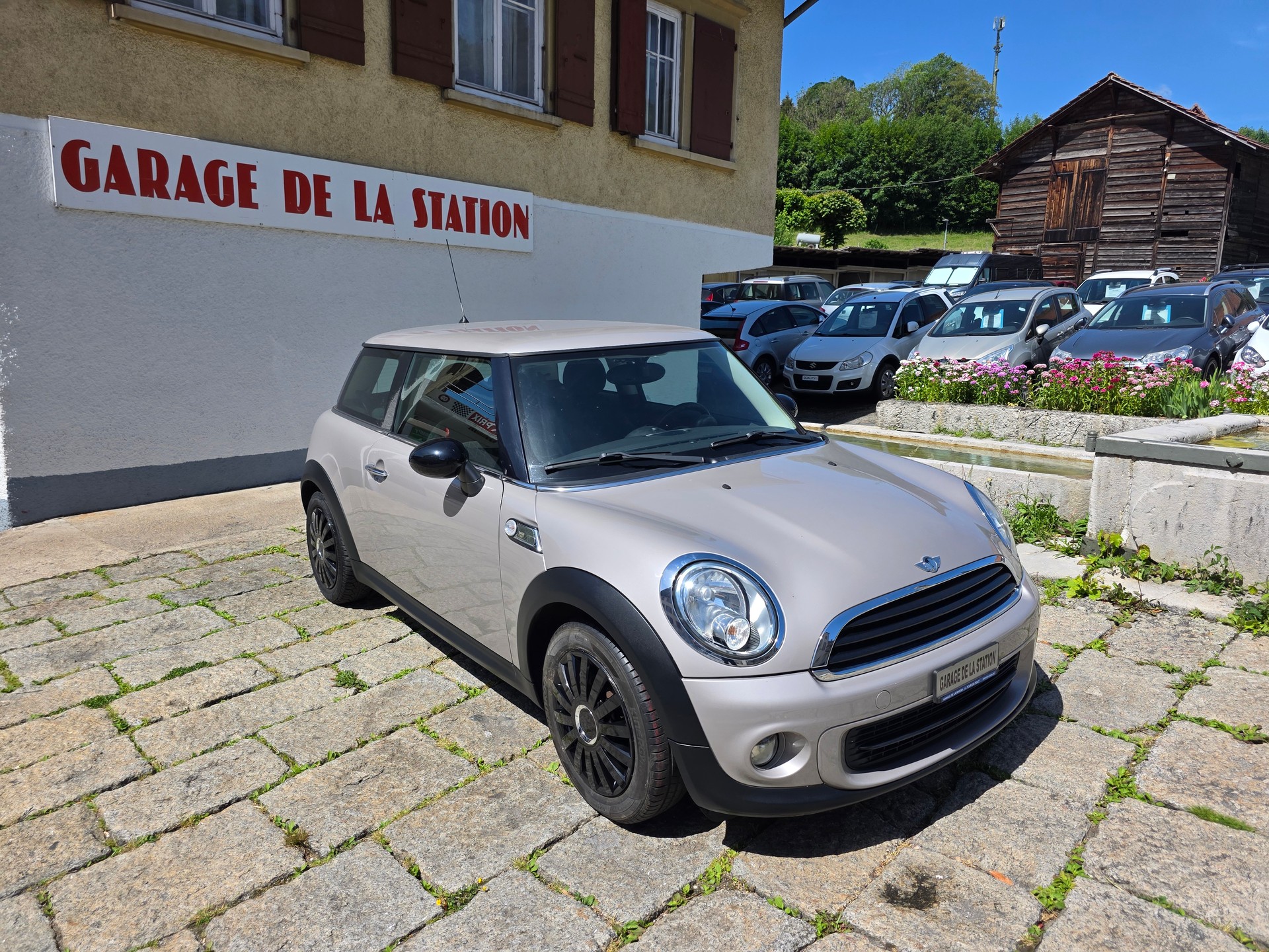 MINI One-image-2