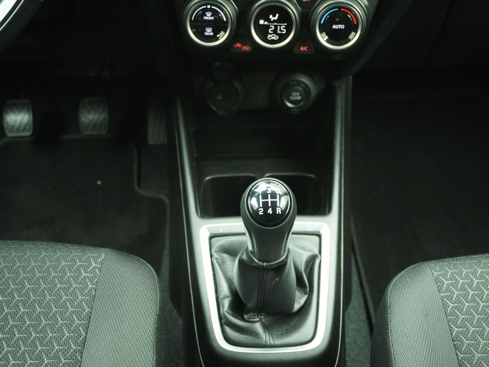 SUZUKI Swift 1.2 Piz Sulai Top Hybrid 4x4-image-15