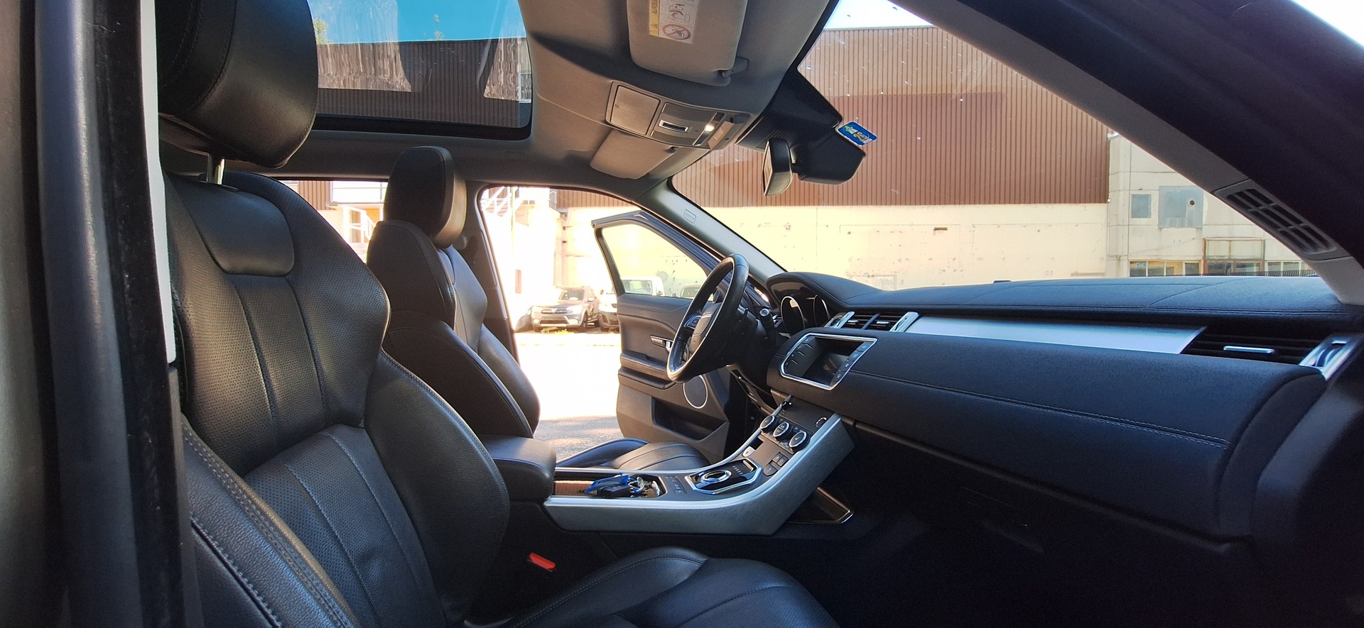 LAND ROVER Range Rover Evoque 2.0 Si4 SE Dynamic AT9-image-15