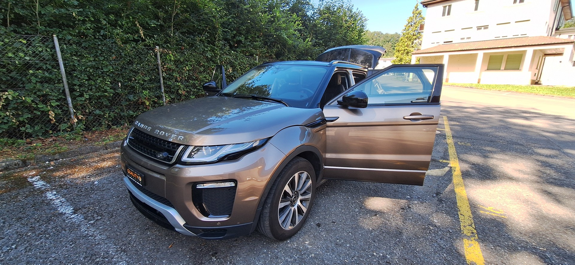 LAND ROVER Range Rover Evoque 2.0 Si4 SE Dynamic AT9-image-18