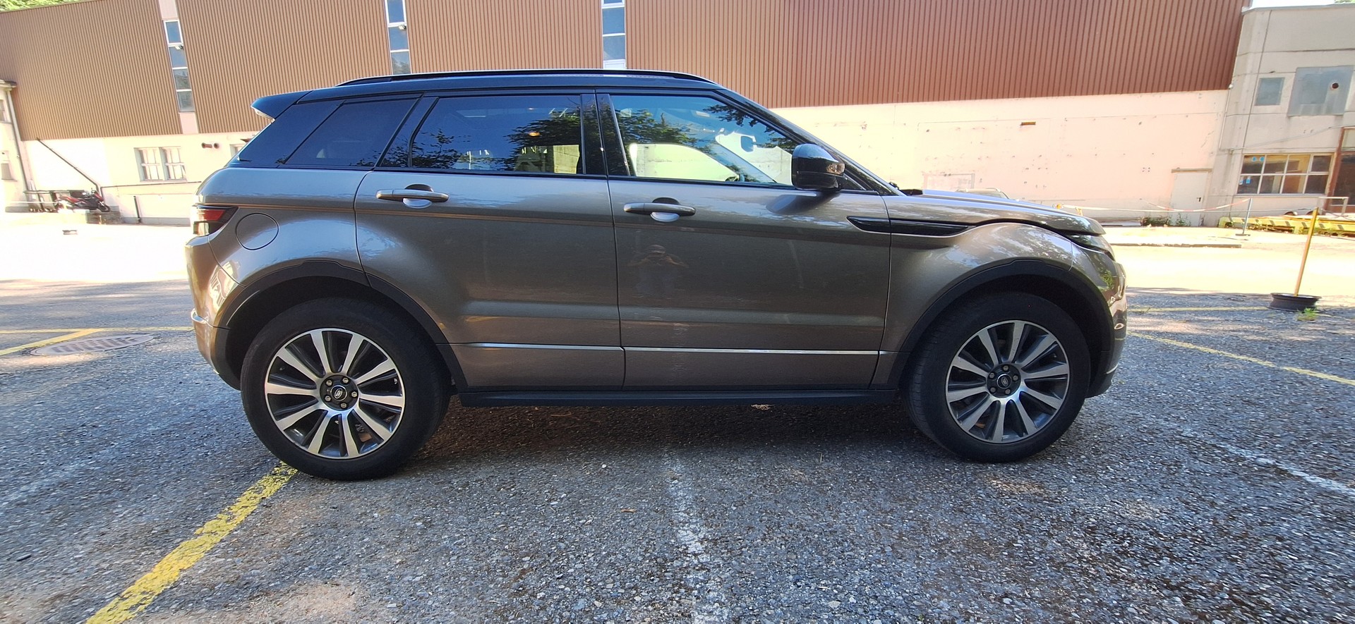 LAND ROVER Range Rover Evoque 2.0 Si4 SE Dynamic AT9-image-6