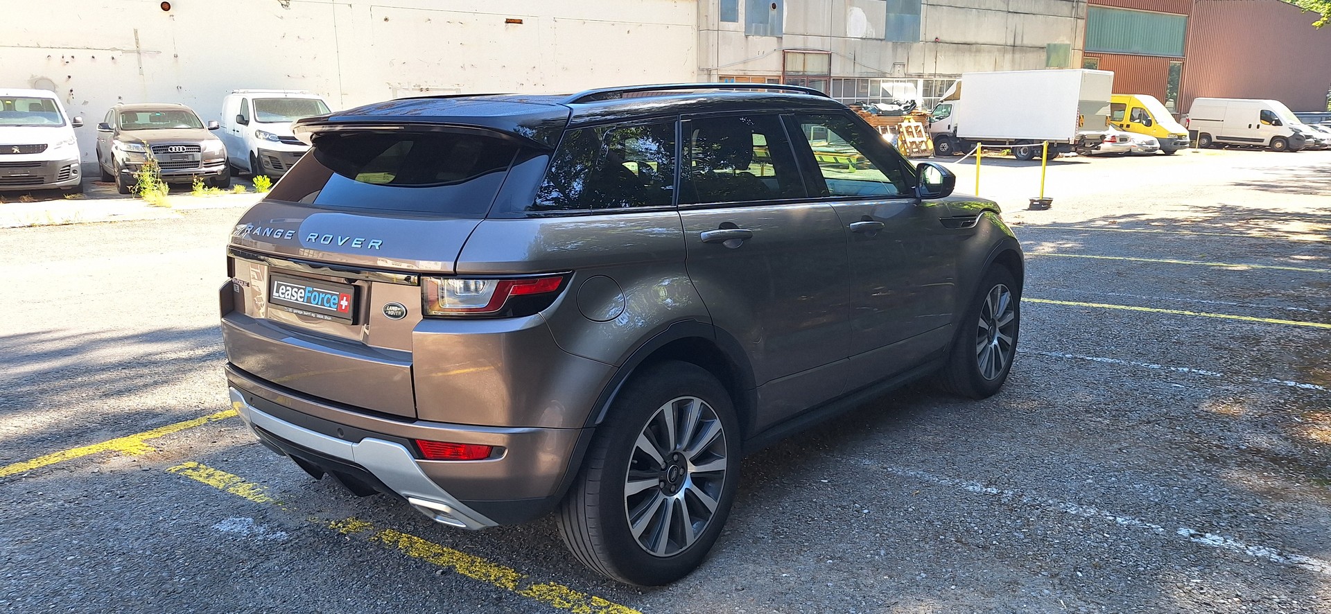 LAND ROVER Range Rover Evoque 2.0 Si4 SE Dynamic AT9-image-5