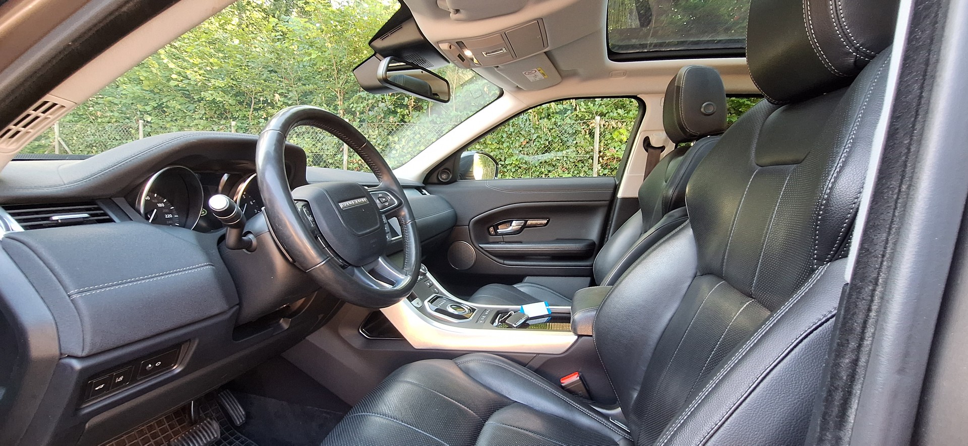 LAND ROVER Range Rover Evoque 2.0 Si4 SE Dynamic AT9-image-9