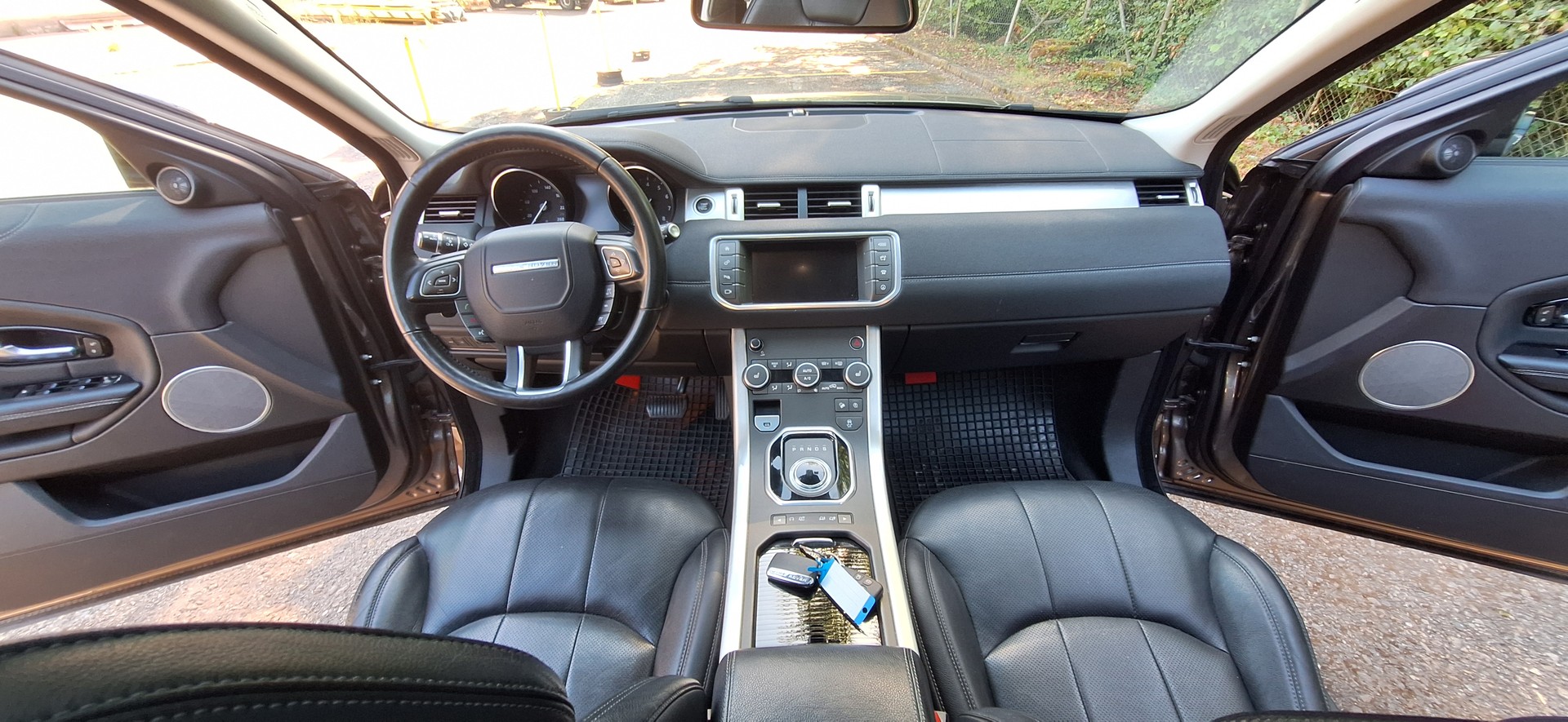 LAND ROVER Range Rover Evoque 2.0 Si4 SE Dynamic AT9-image-26