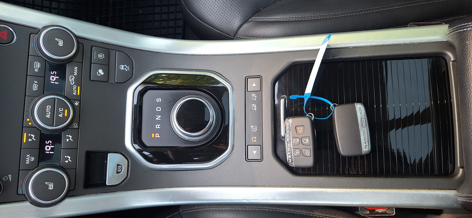 LAND ROVER Range Rover Evoque 2.0 Si4 SE Dynamic AT9-image-31