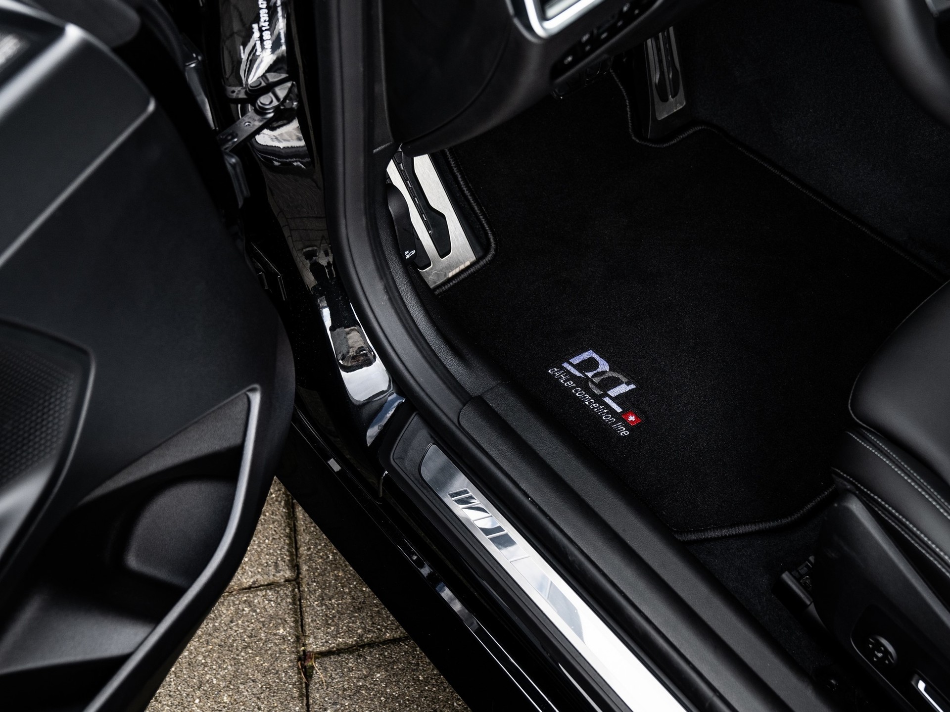 BMW M240i xDrive M Sport Pro Steptronic-image-13