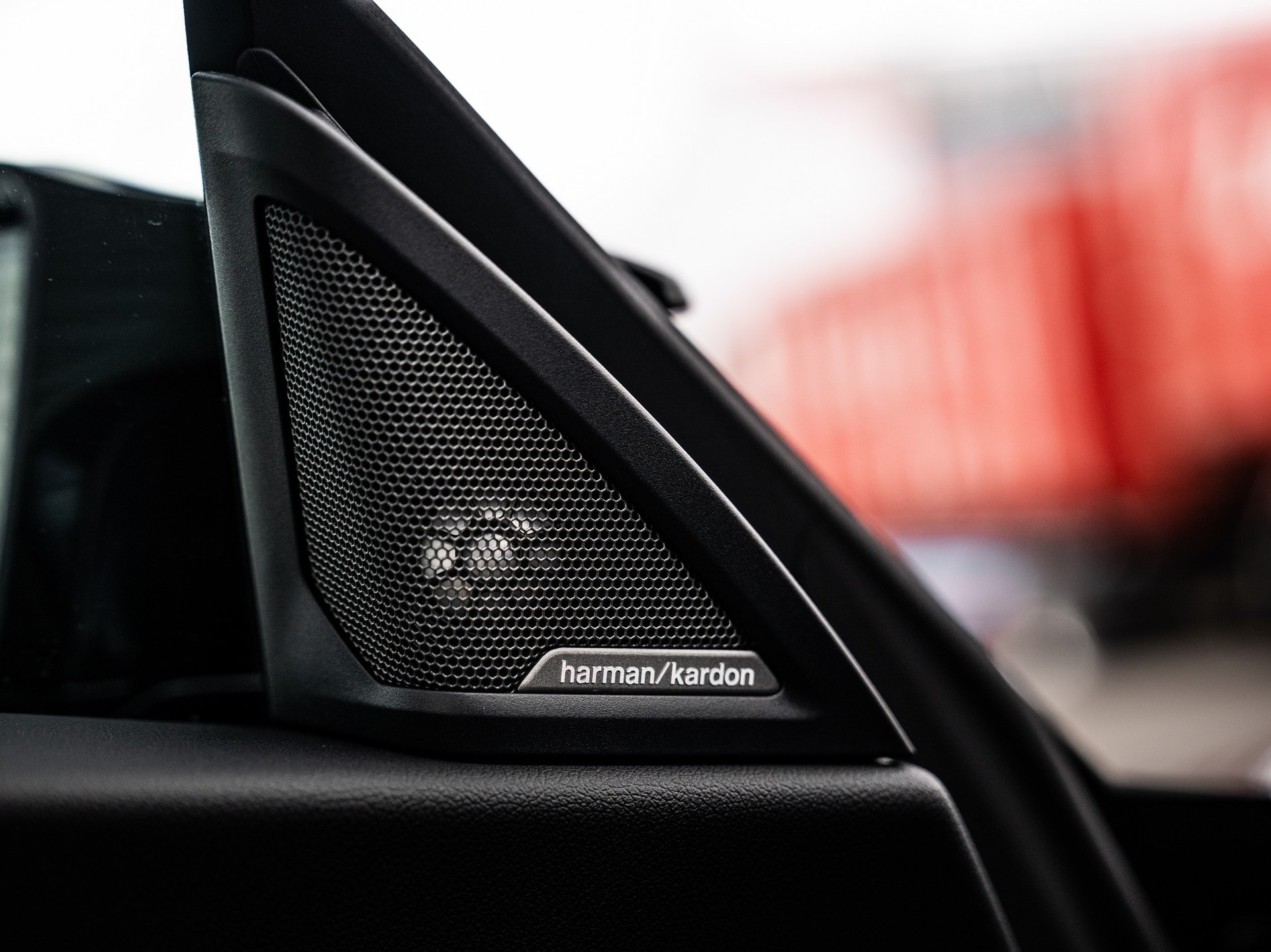 BMW M240i xDrive M Sport Pro Steptronic-image-12