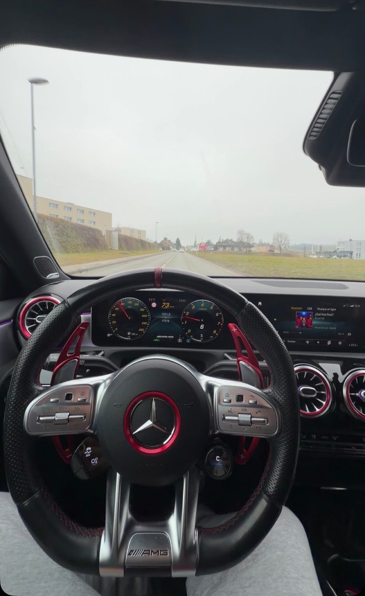 MERCEDES-BENZ A 35 AMG 4matic-image-4