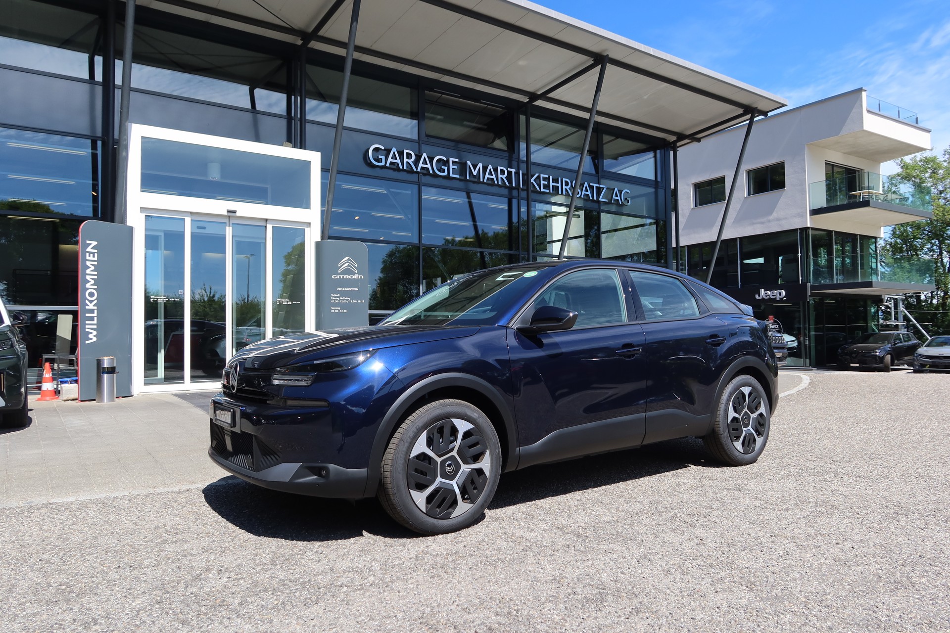 CITROEN C4 Electric 54 kWh Plus-image-1