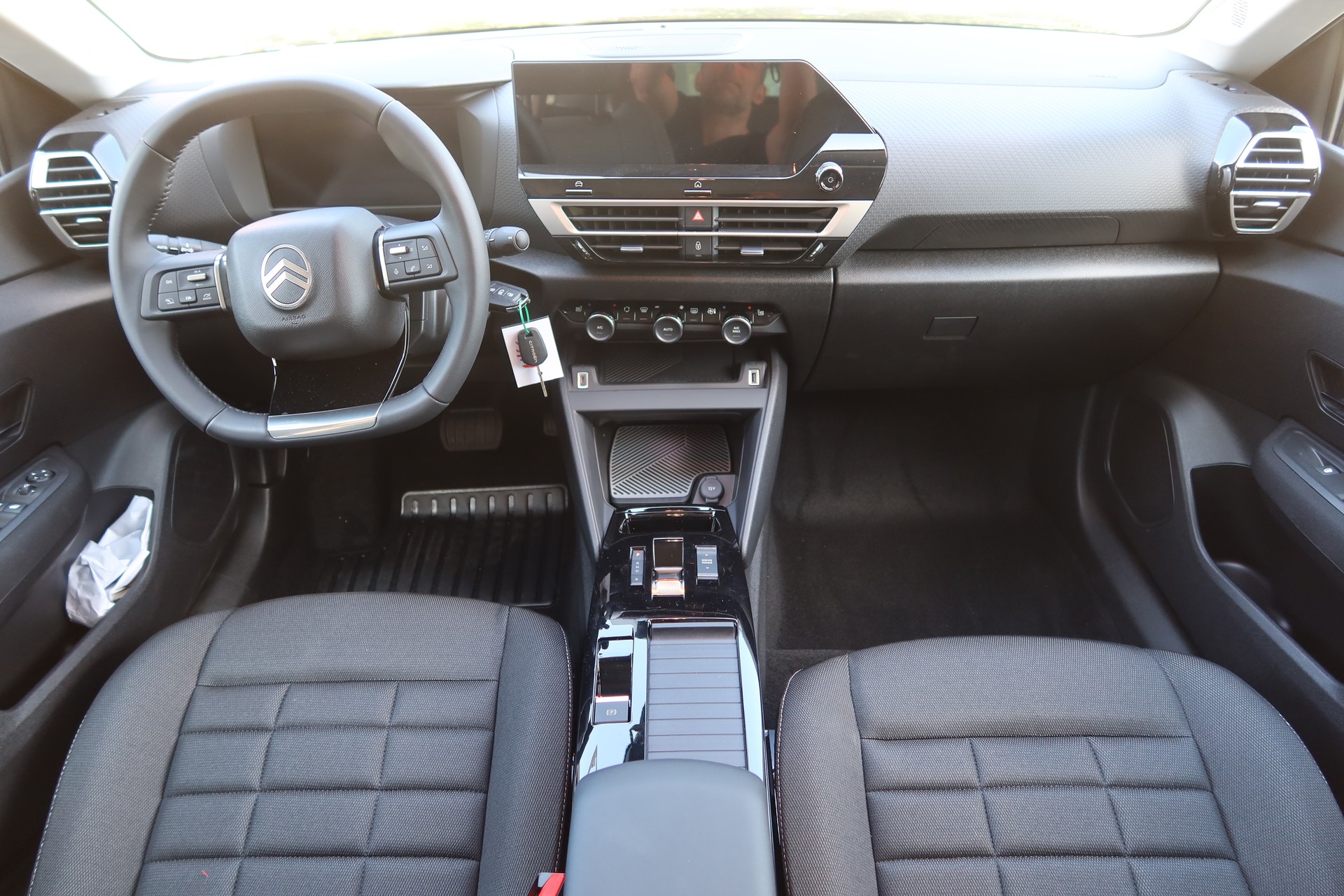 CITROEN C4 Electric 54 kWh Plus-image-6