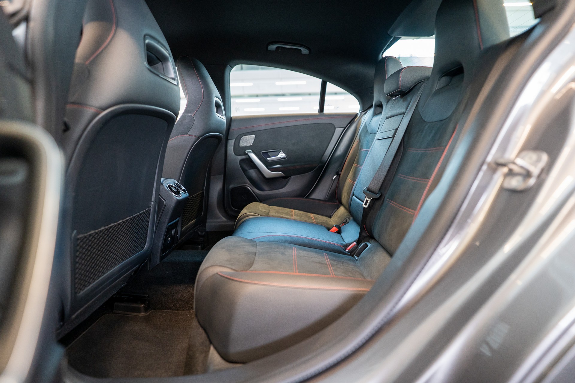 MERCEDES-BENZ CLA 200 AMG Line / Facelift / Rückfahrkamera / Ambientebeleuchtung-image-13