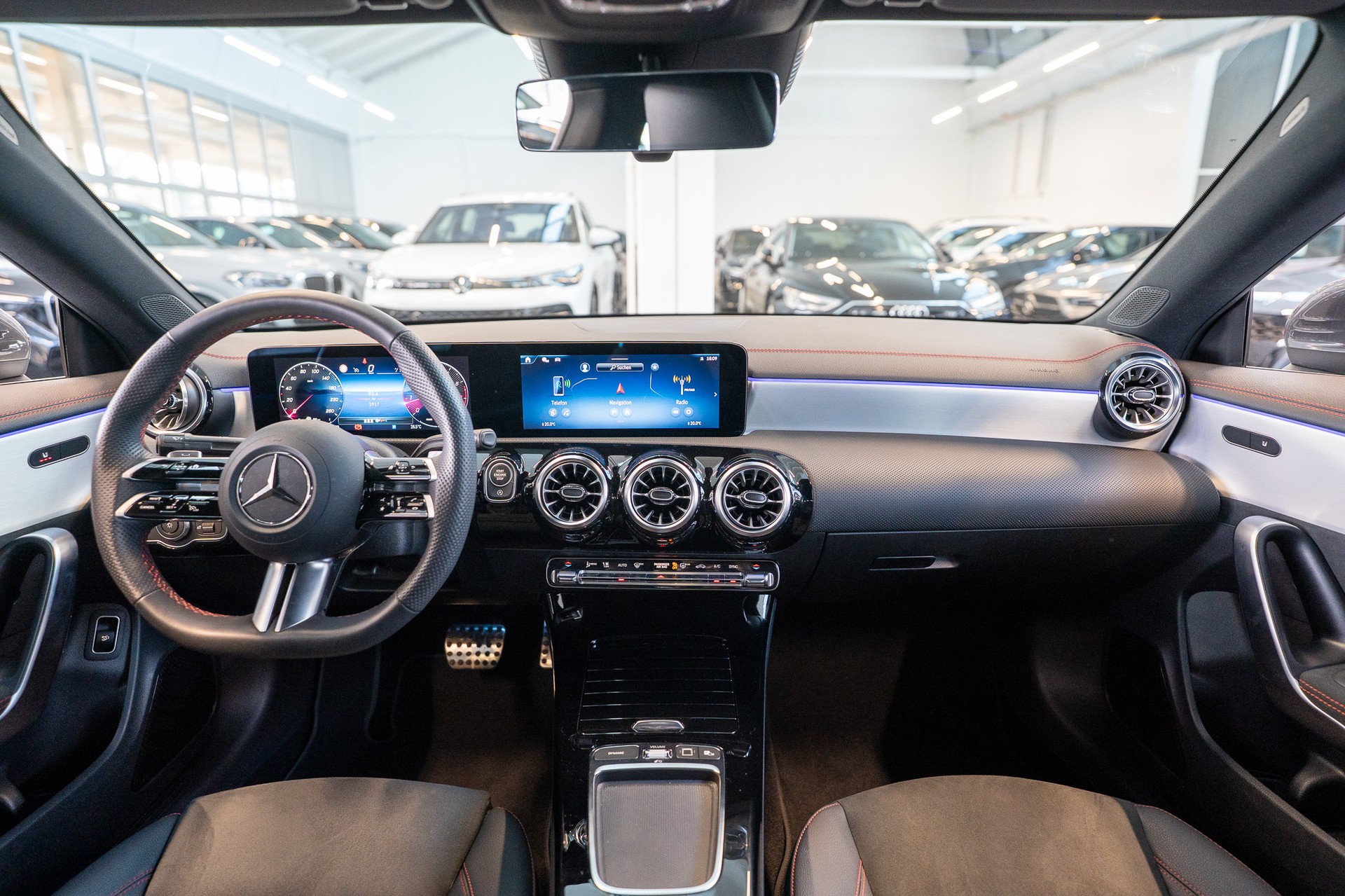 MERCEDES-BENZ CLA 200 AMG Line / Facelift / Rückfahrkamera / Ambientebeleuchtung-image-18