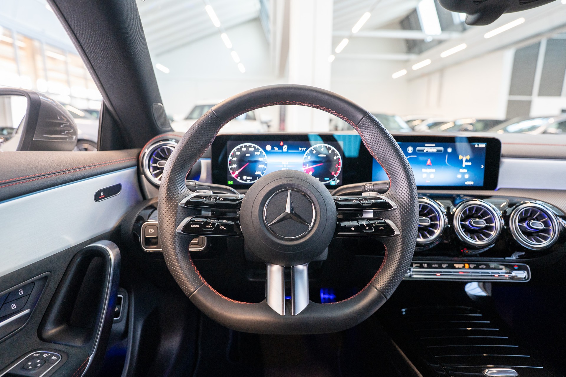 MERCEDES-BENZ CLA 200 AMG Line / Facelift / Rückfahrkamera / Ambientebeleuchtung-image-19