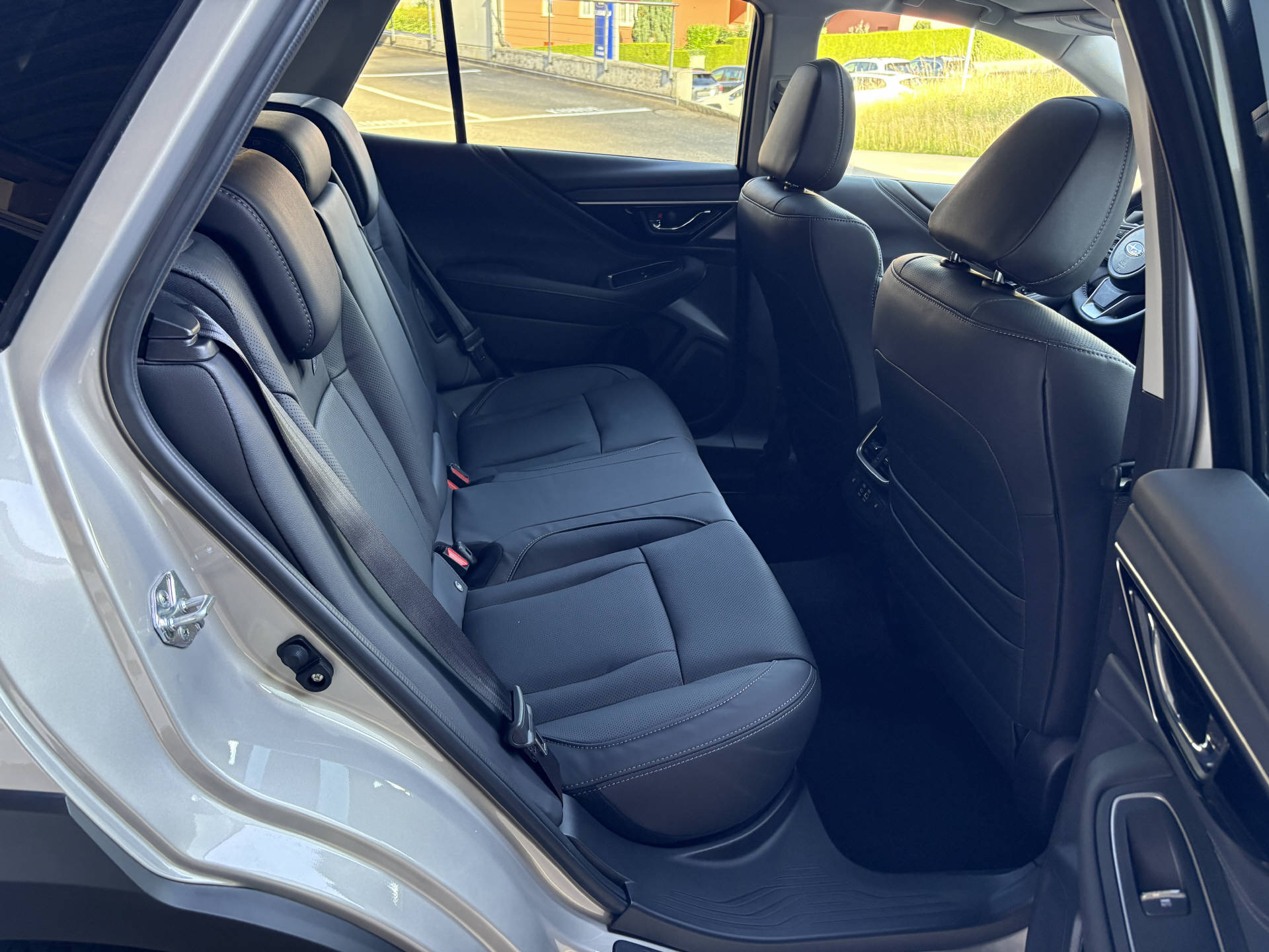 SUBARU Outback 2.5i Final Edition-image-5