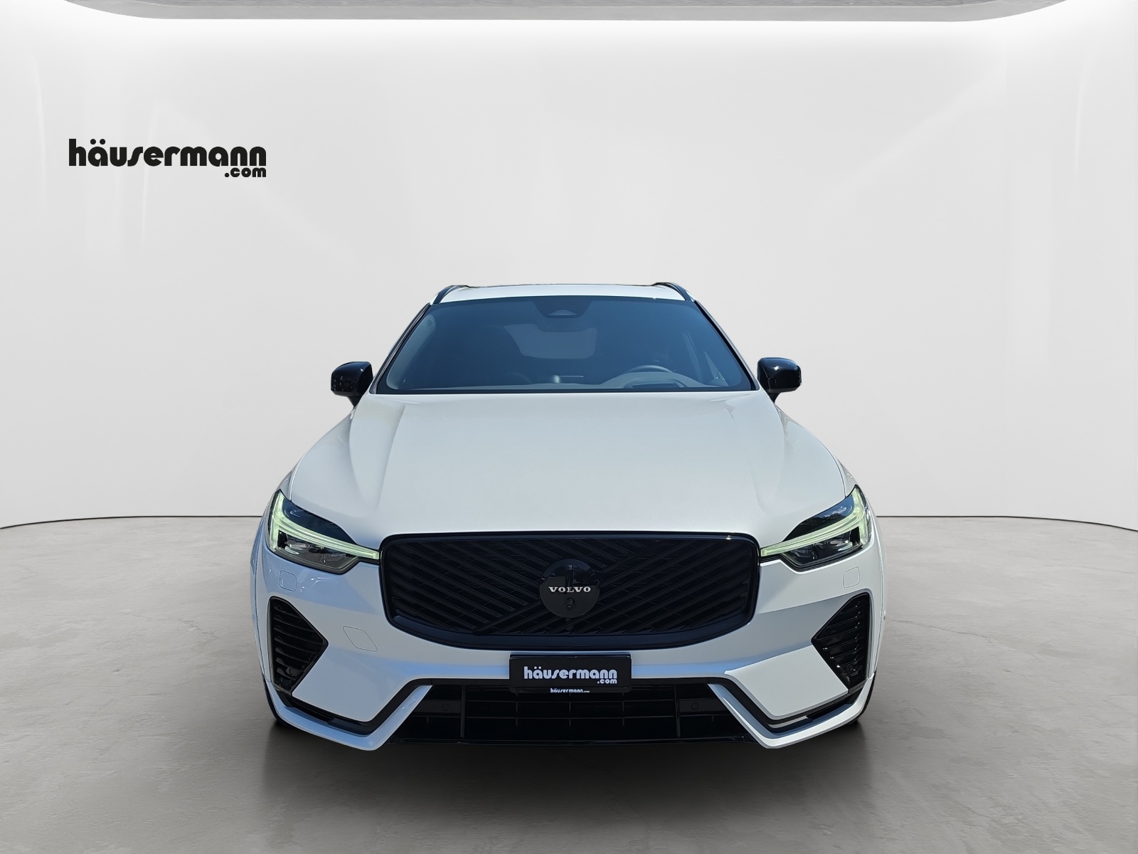 VOLVO XC60 2.0 T8 TE Black Edition eAWD-image-1