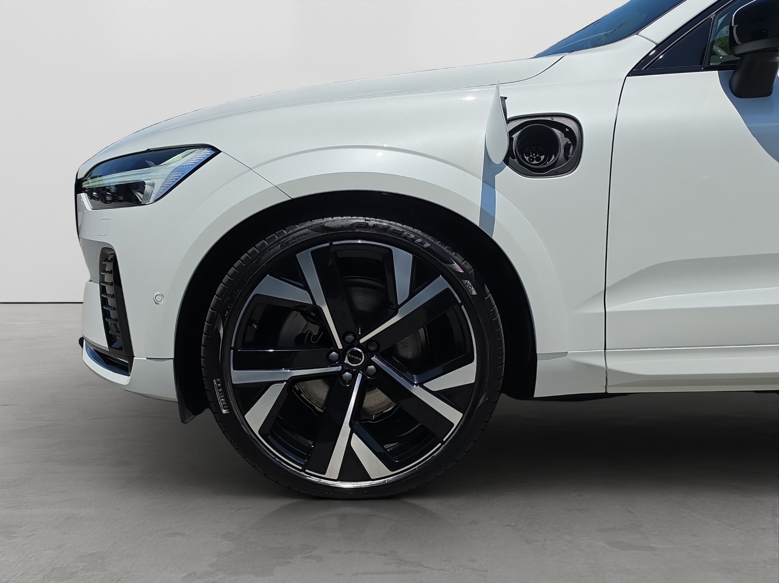VOLVO XC60 2.0 T8 TE Black Edition eAWD-image-6