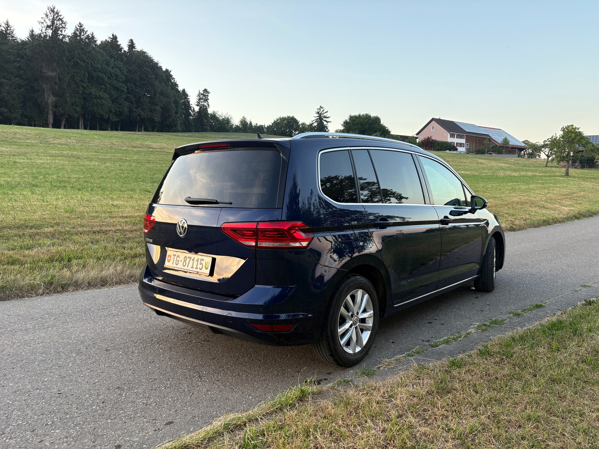 VW TOURAN 1.6 TDI SCR HIGHLINE DSG-image-4