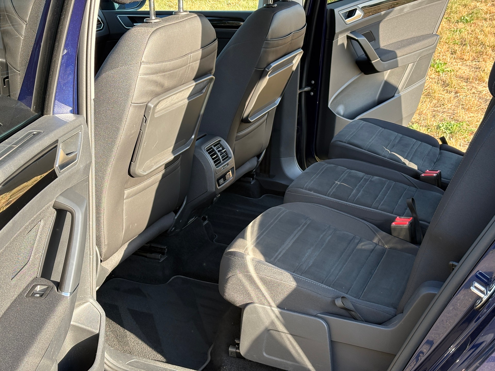 VW TOURAN 1.6 TDI, DSG, HIGHLINE, 8fach bereift + neuer Satz Sommerreifen-image-9