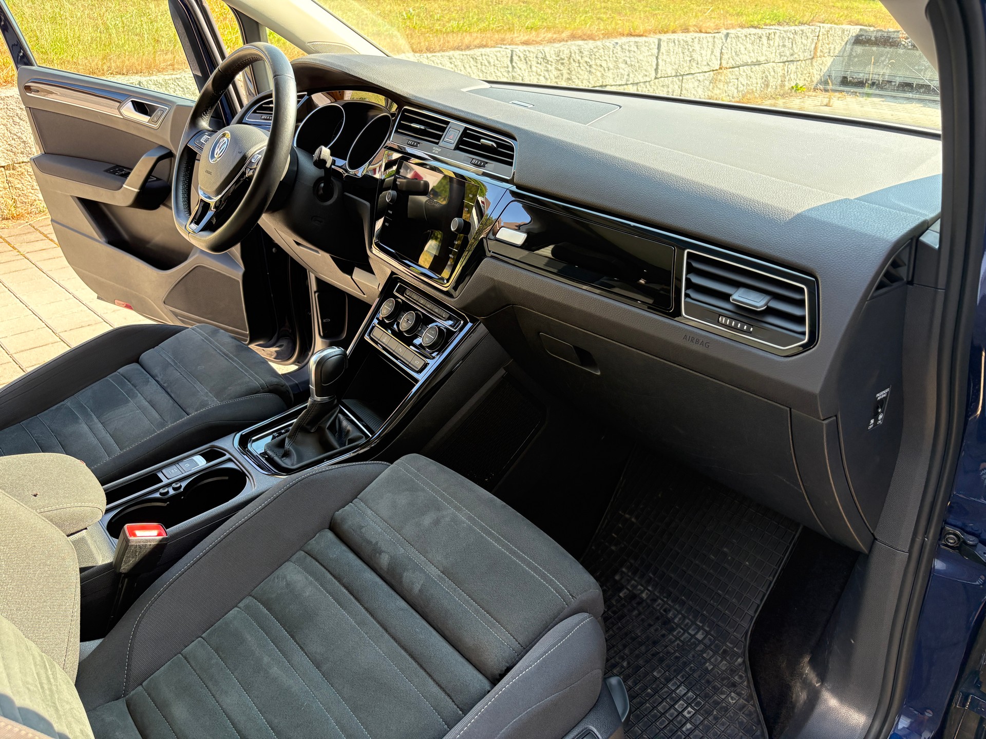VW TOURAN 1.6 TDI SCR HIGHLINE DSG-image-9
