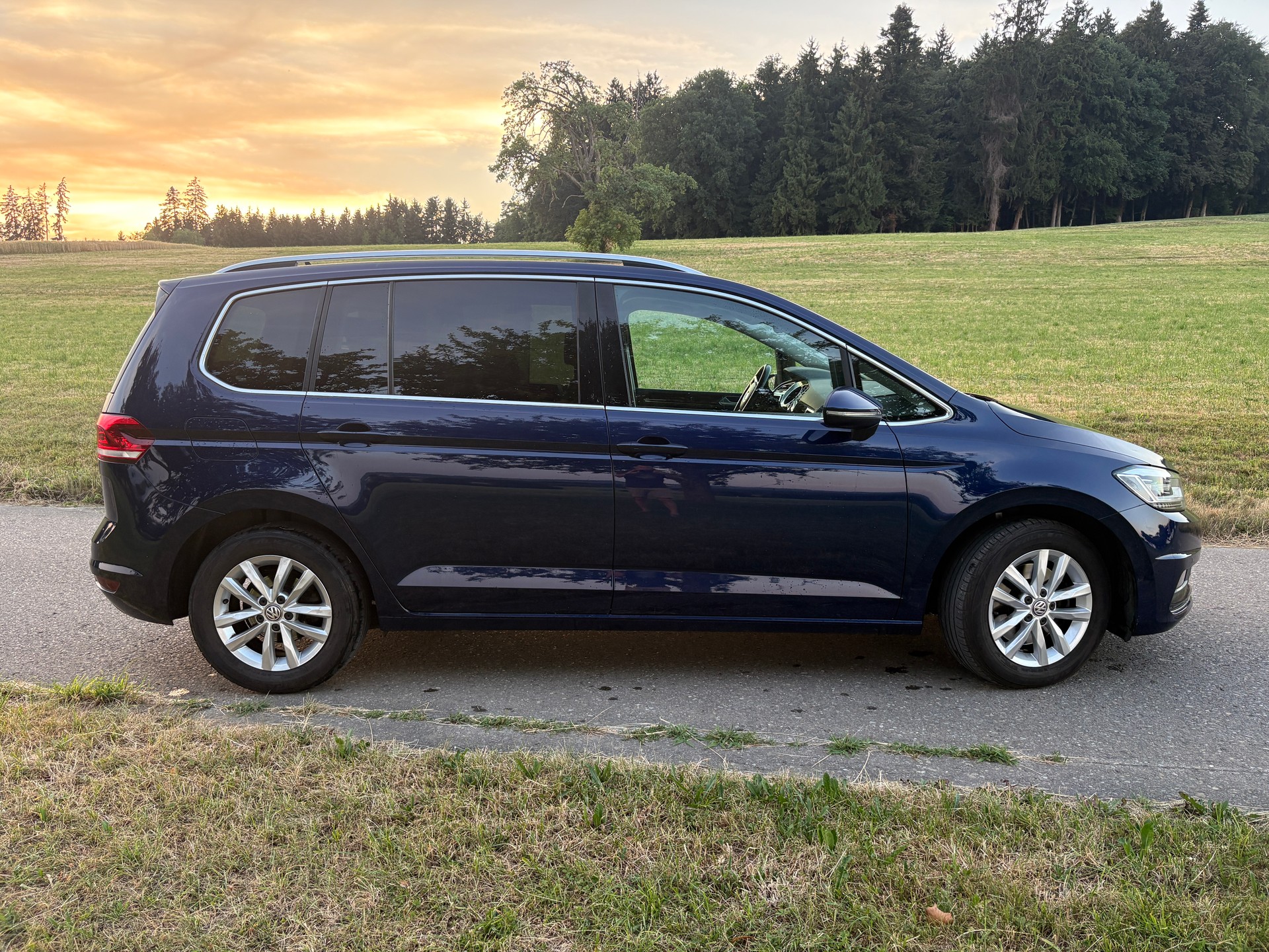 VW TOURAN 1.6 TDI SCR HIGHLINE DSG-image-5
