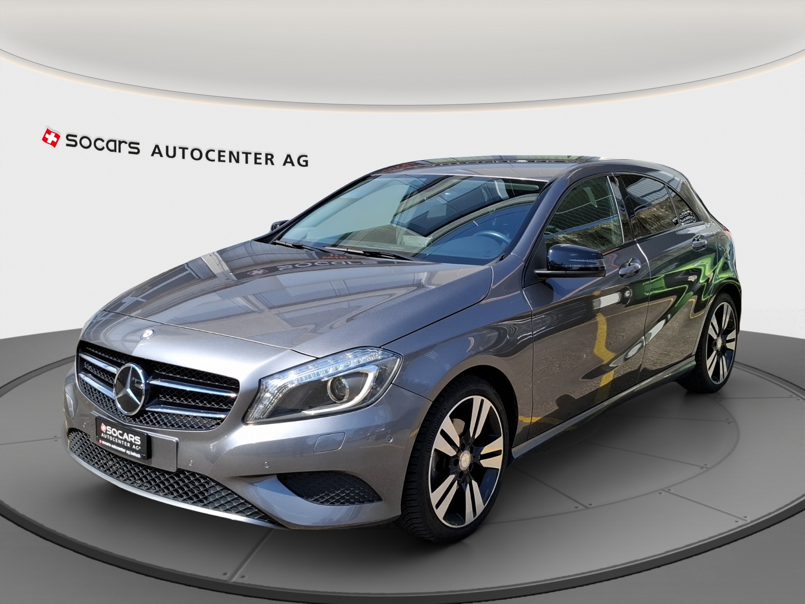 MERCEDES-BENZ A 220 Urban 4Matic 7G-DCT // 8-fach Aluminiumbereift-image-0