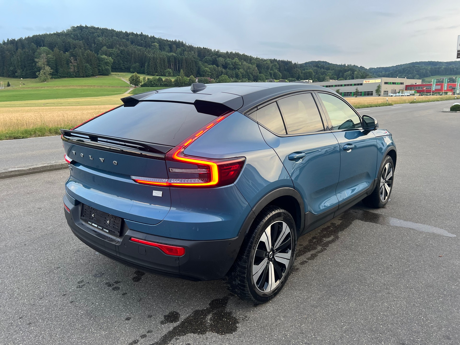 VOLVO C40 Recharge P8 Twin AWD Pure Electric Ultimate-image-2