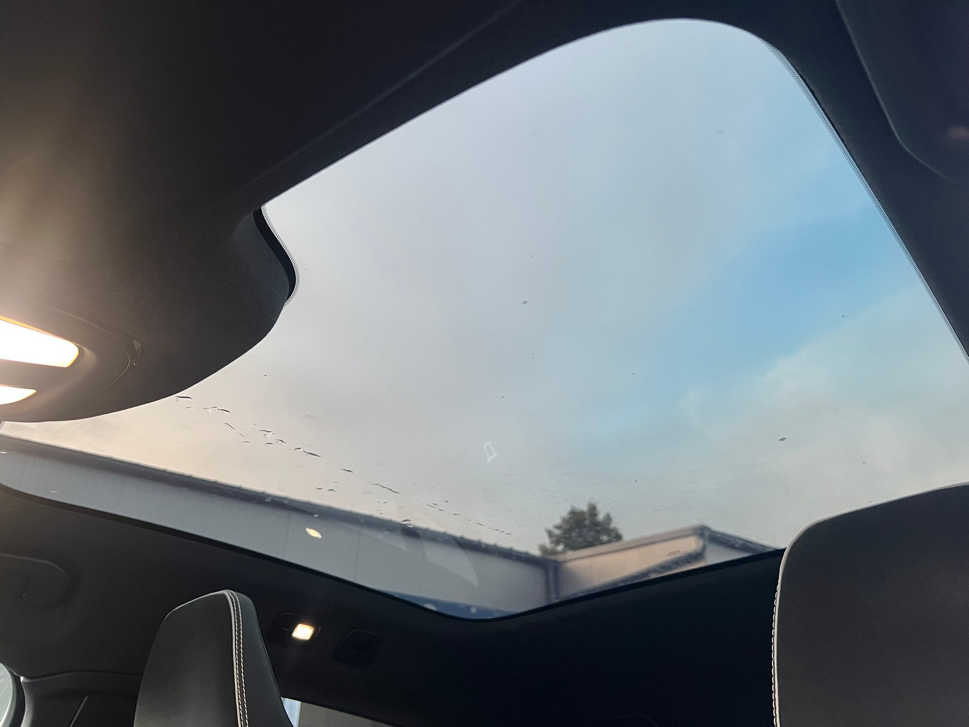 VOLVO C40 Recharge P8 Twin AWD Pure Electric Ultimate-image-14