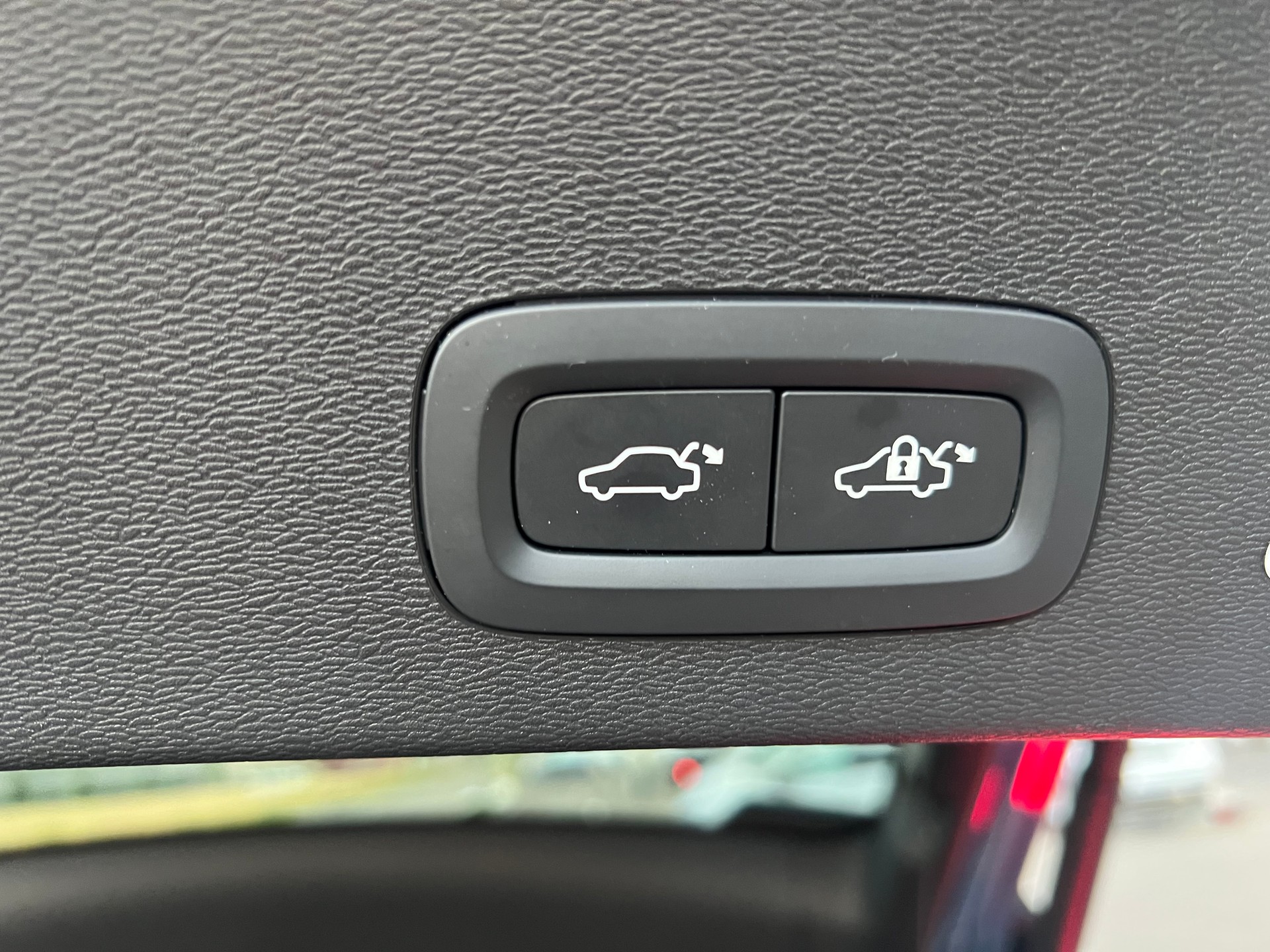 VOLVO C40 Recharge P8 Twin AWD Pure Electric Ultimate-image-13