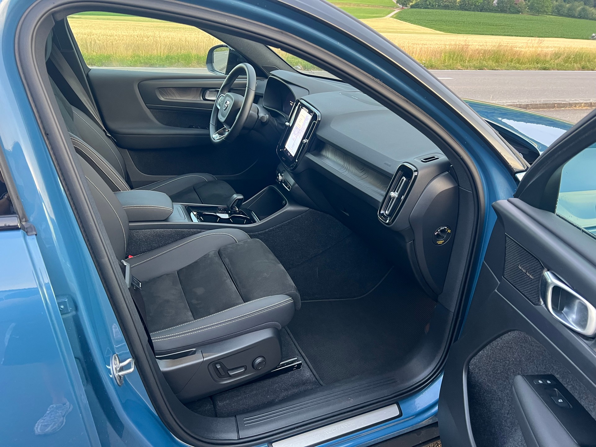 VOLVO C40 Recharge P8 Twin AWD Pure Electric Ultimate-image-6