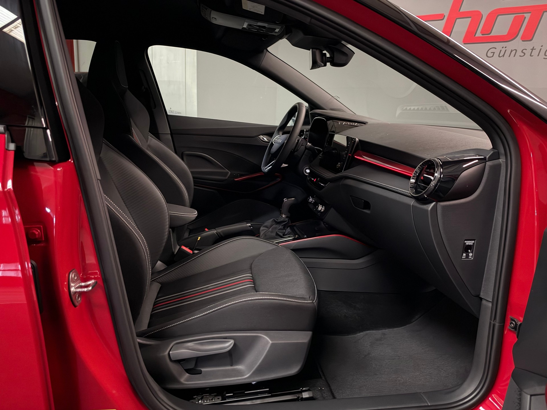 SKODA Fabia 1.0 TSI Monte Carlo DSG-image-12