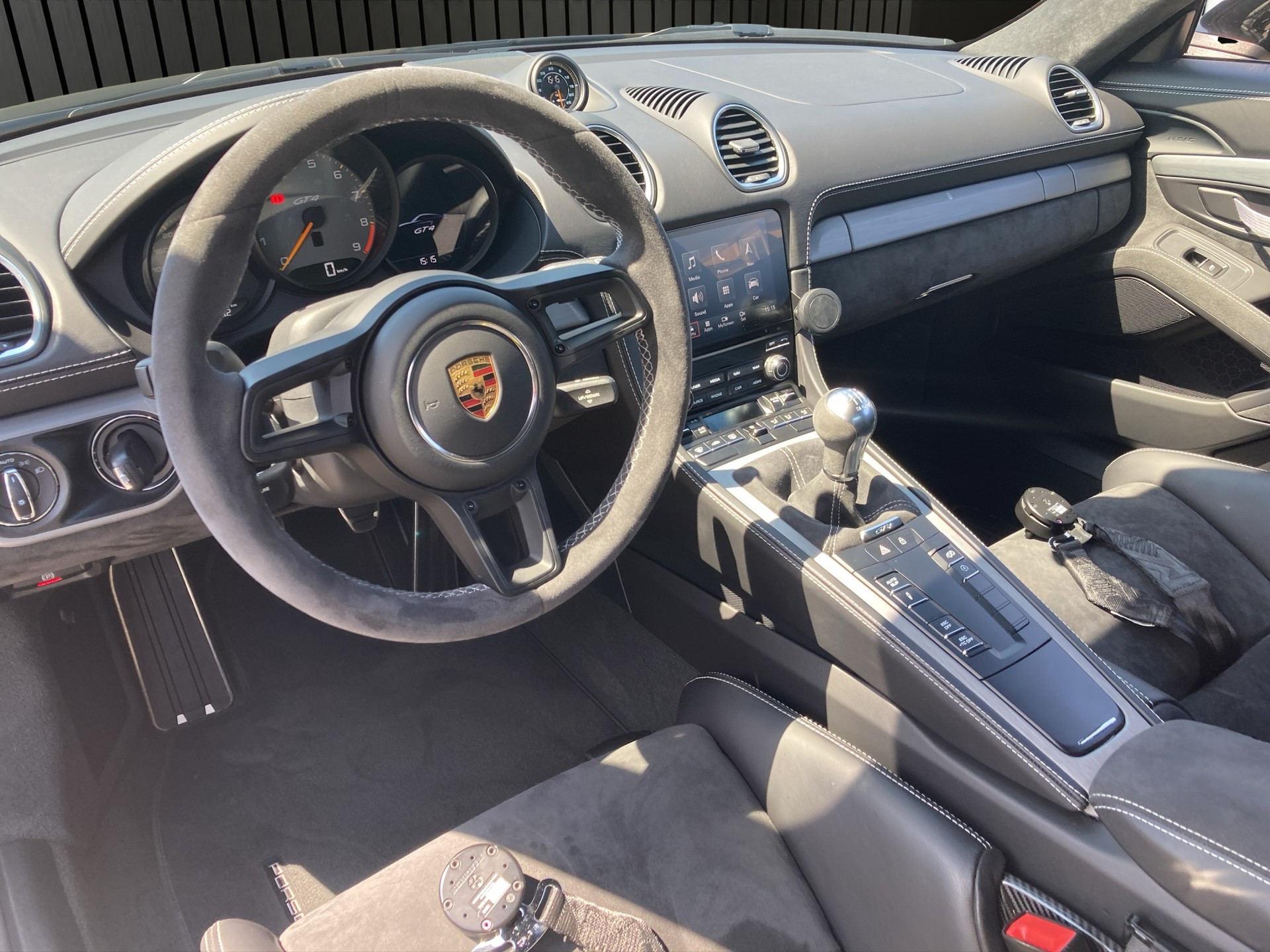 PORSCHE Cayman 718-image-5