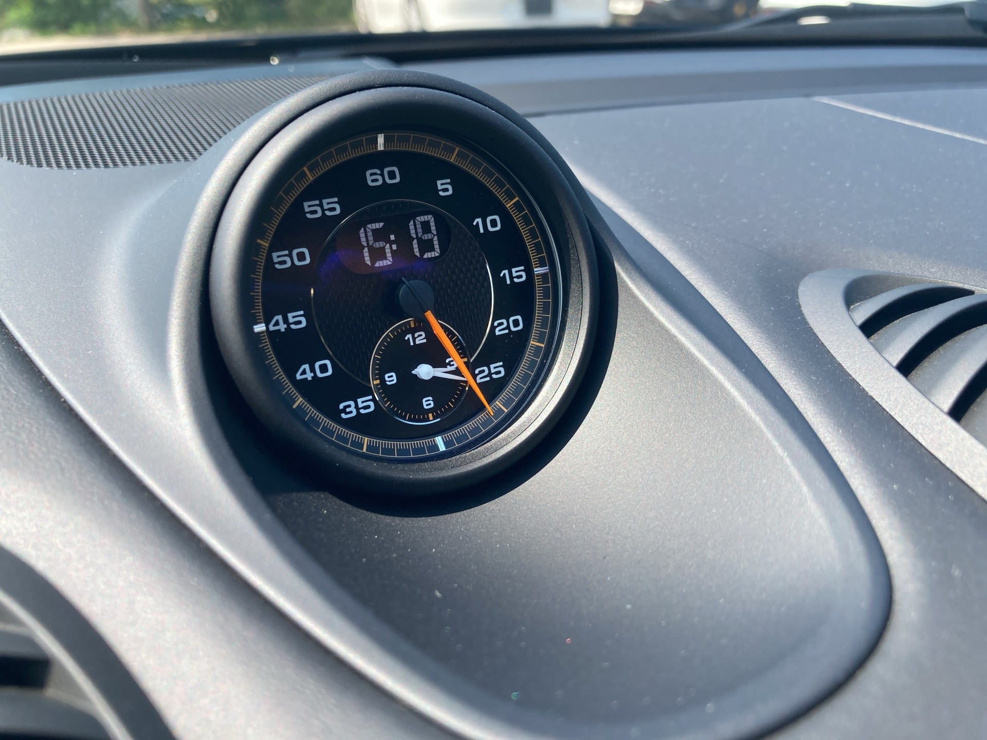 PORSCHE Cayman 718-image-17