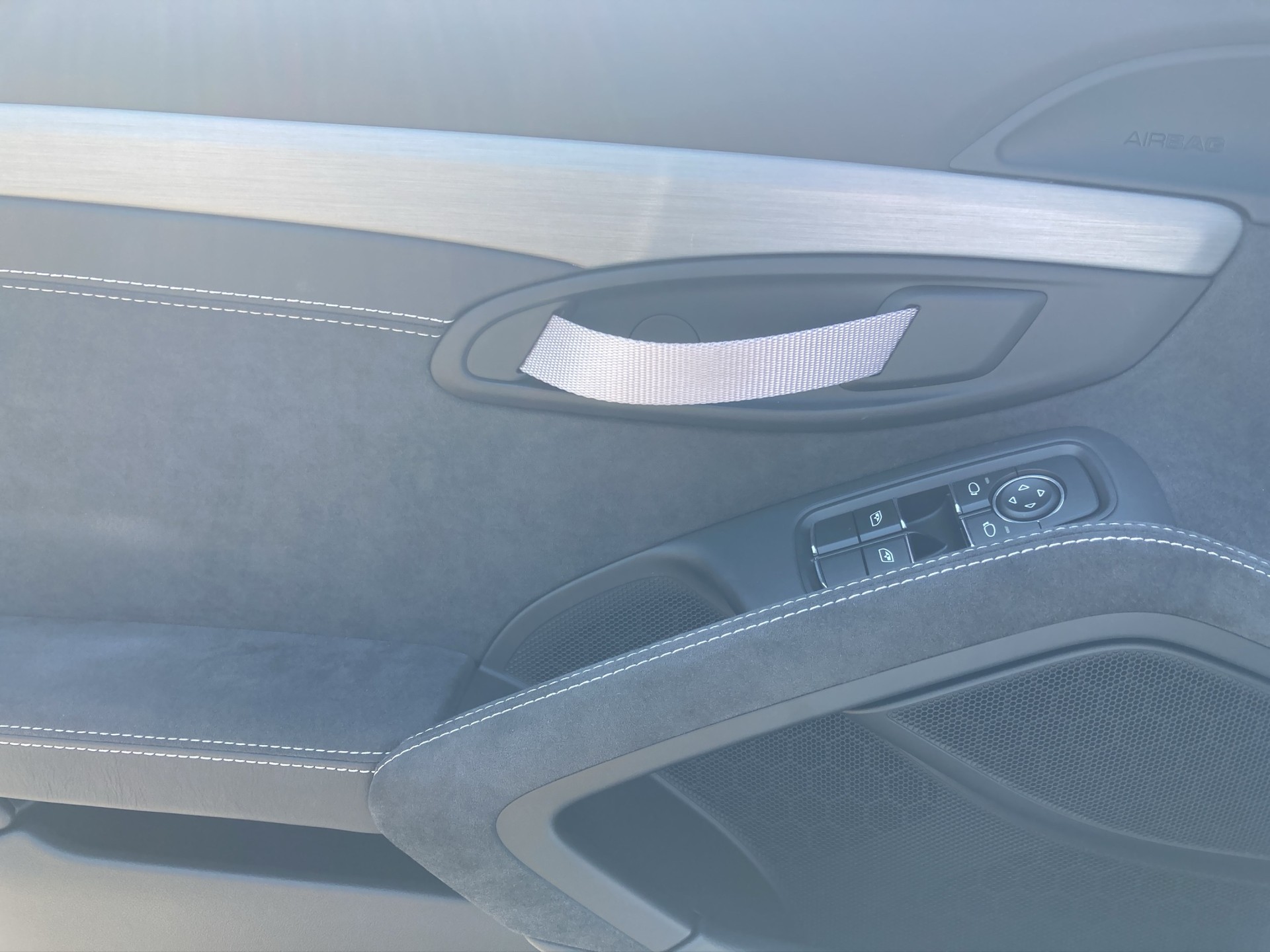 PORSCHE Cayman 718-image-6