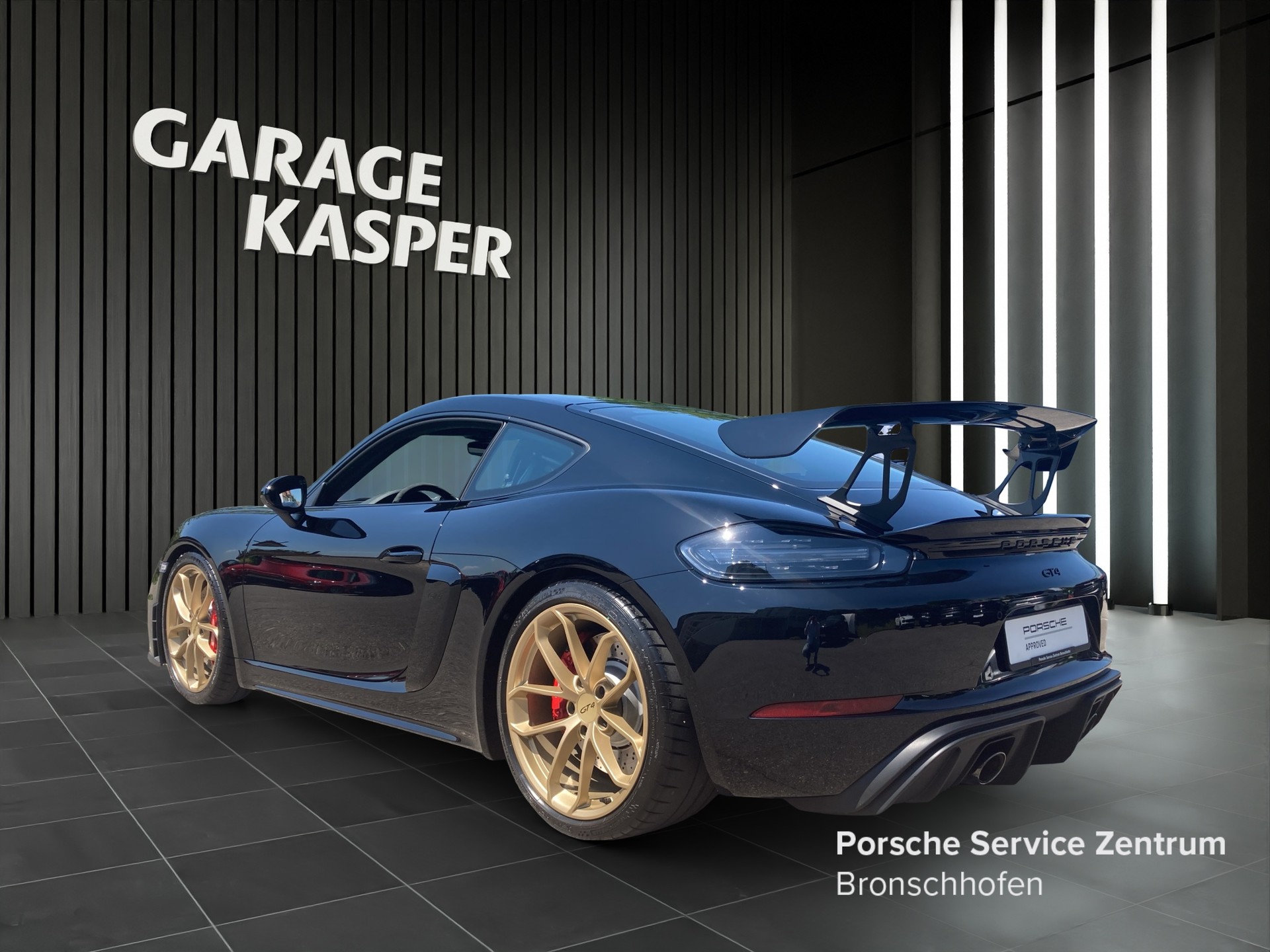 PORSCHE Cayman 718-showroom-element-2