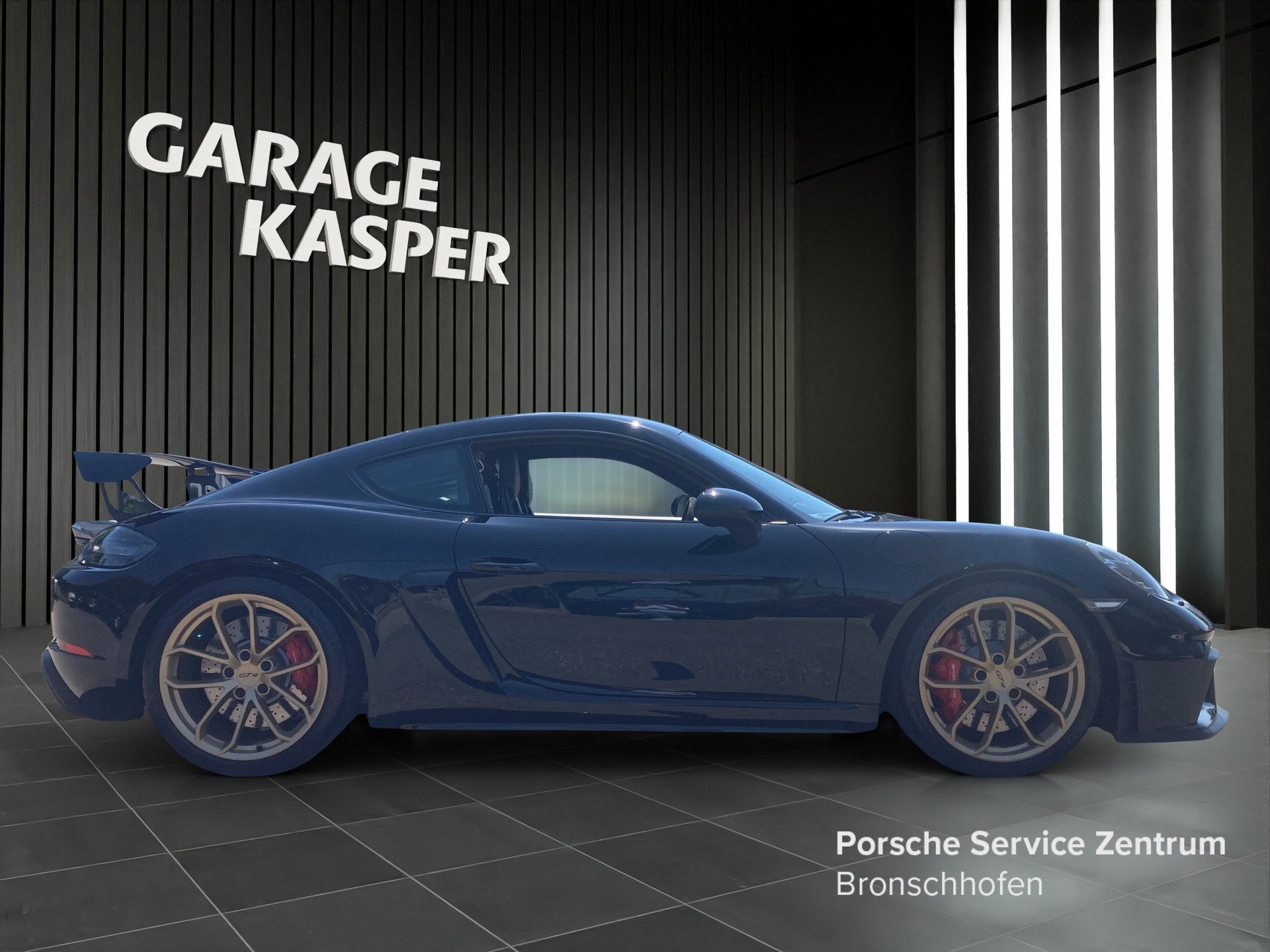 PORSCHE Cayman 718-showroom-element-1