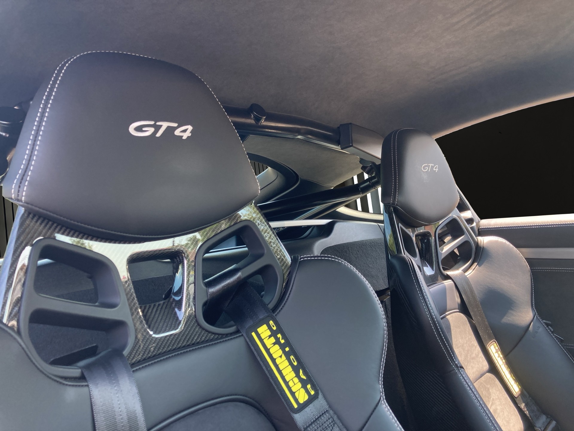 PORSCHE Cayman 718-image-12