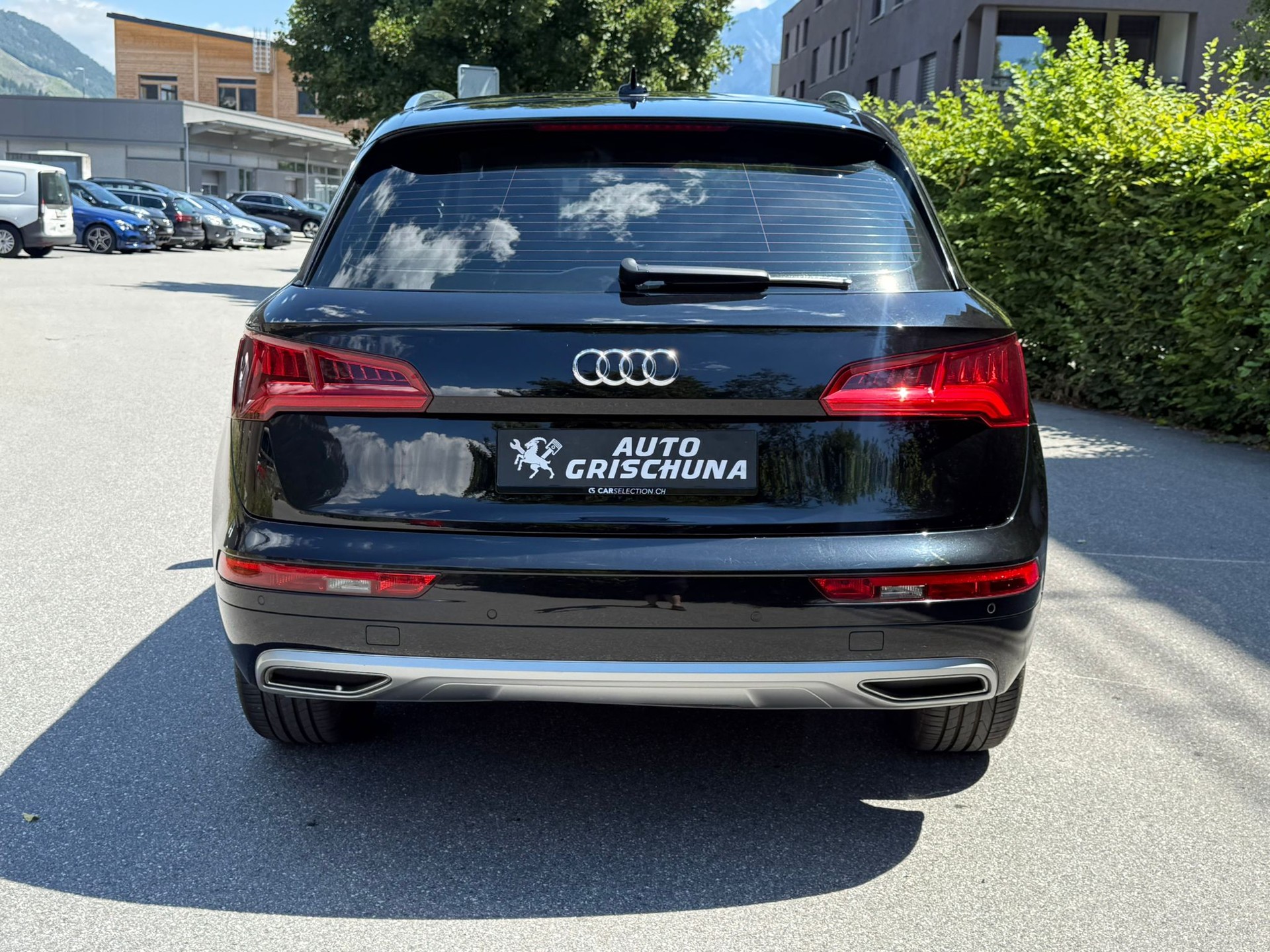AUDI Q5 2.0 TDI quattro S-tronic-image-2