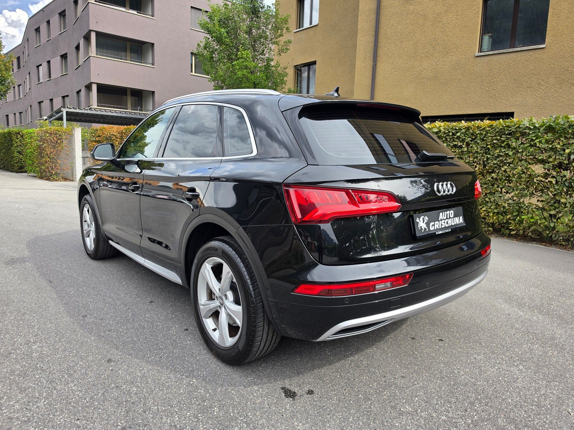 AUDI Q5 2.0 TDI quattro S-tronic-image-2