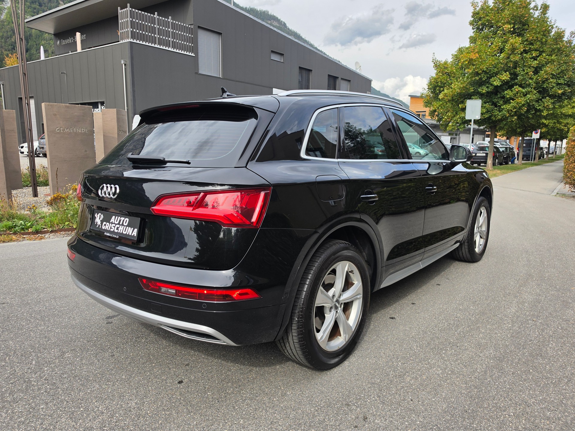 AUDI Q5 2.0 TDI quattro S-tronic-image-4