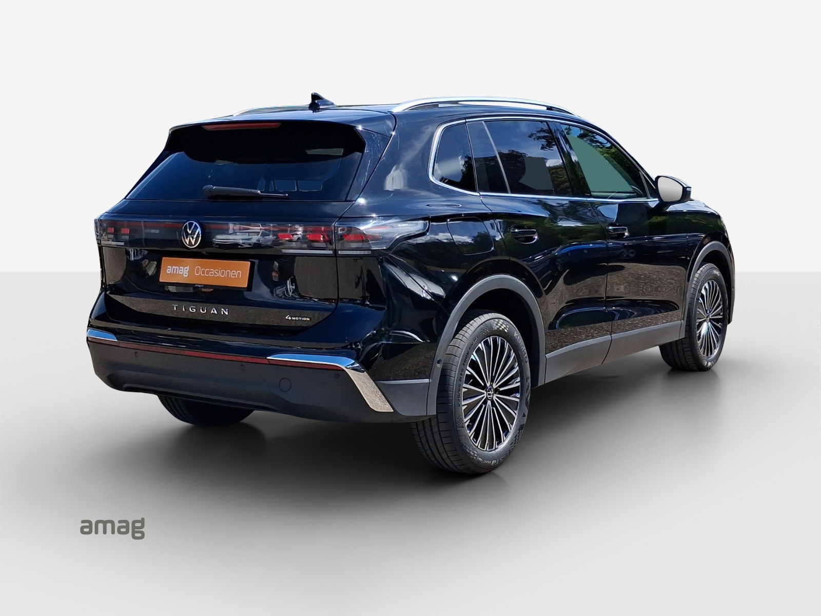 VW Tiguan 2.0 TSI DSG Elegance 4Motion-image-4