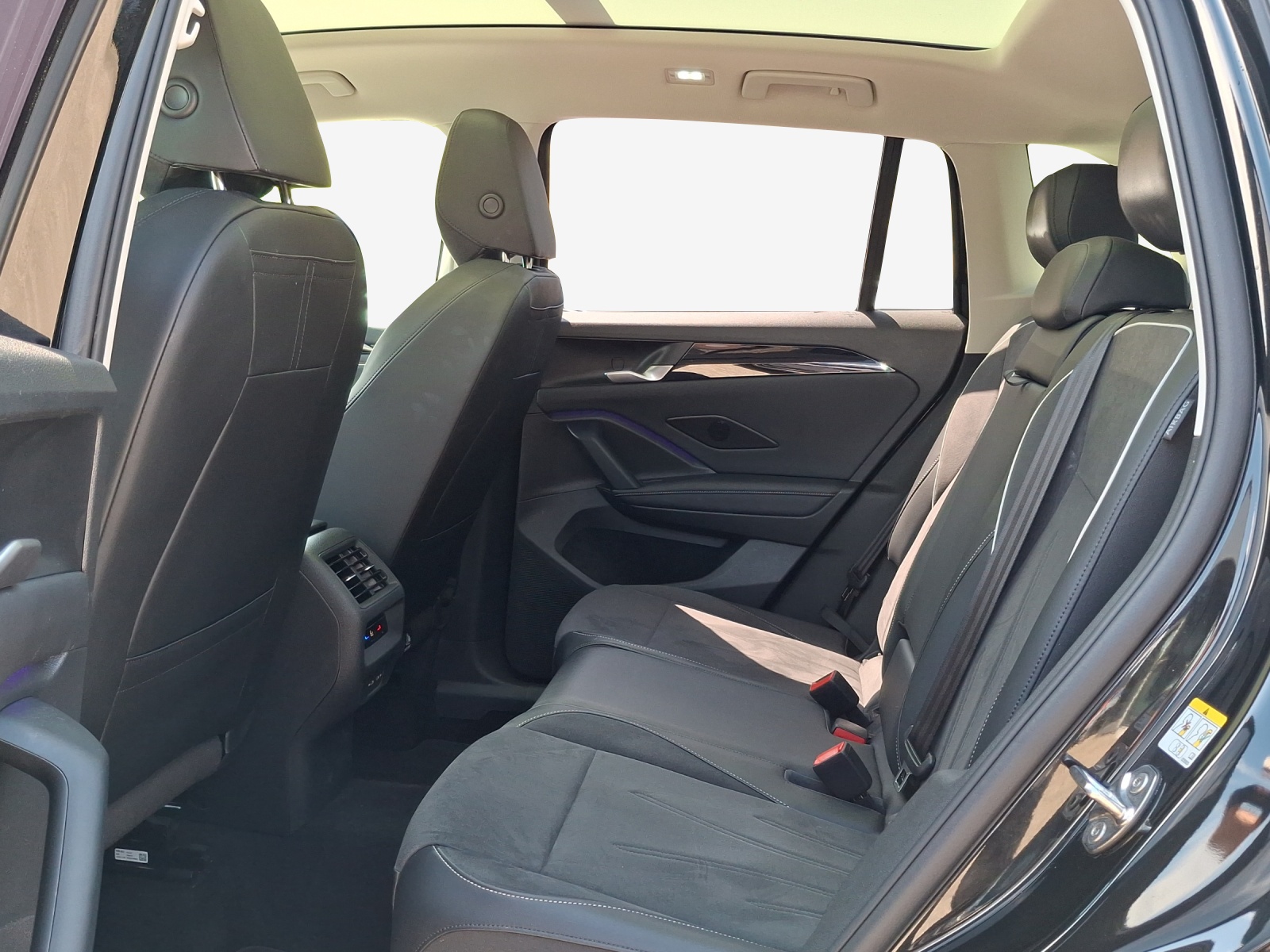 VW Tiguan 2.0 TSI DSG Elegance 4Motion-image-11