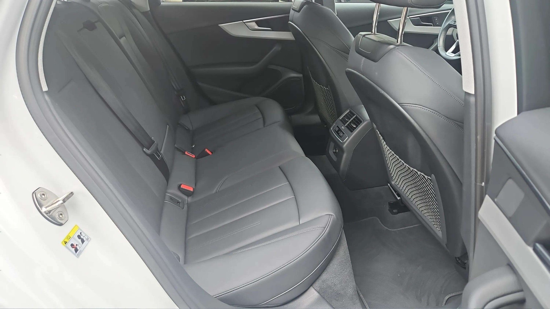 AUDI A4 Avant 40 TDI S line Attraction quattro S-tronic mit AHK Vorbereitung & 5J Werksgarantie oder bis 100000km-image-13