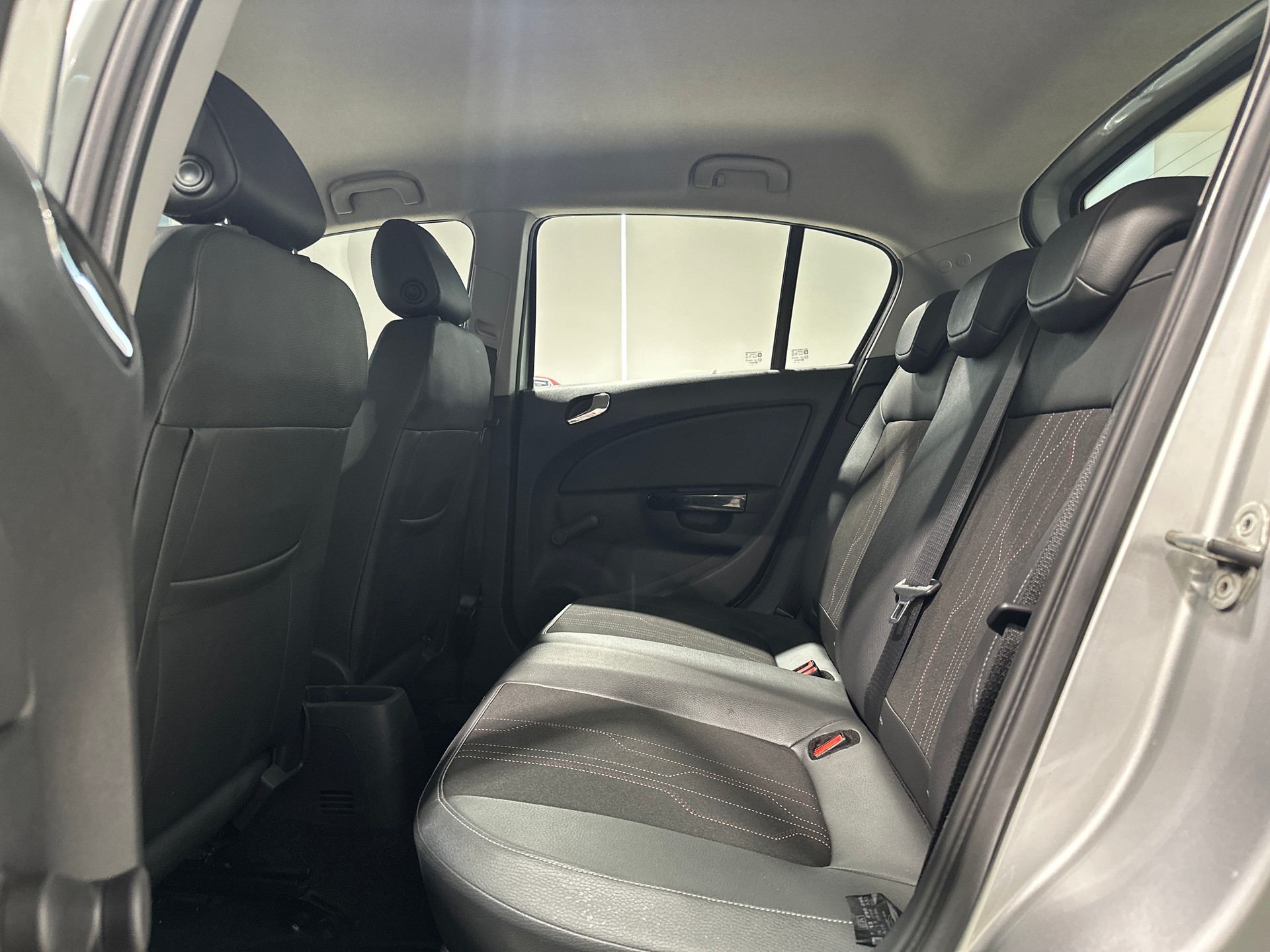 OPEL Corsa 1.4 Turbo Anniversary Edition-image-16